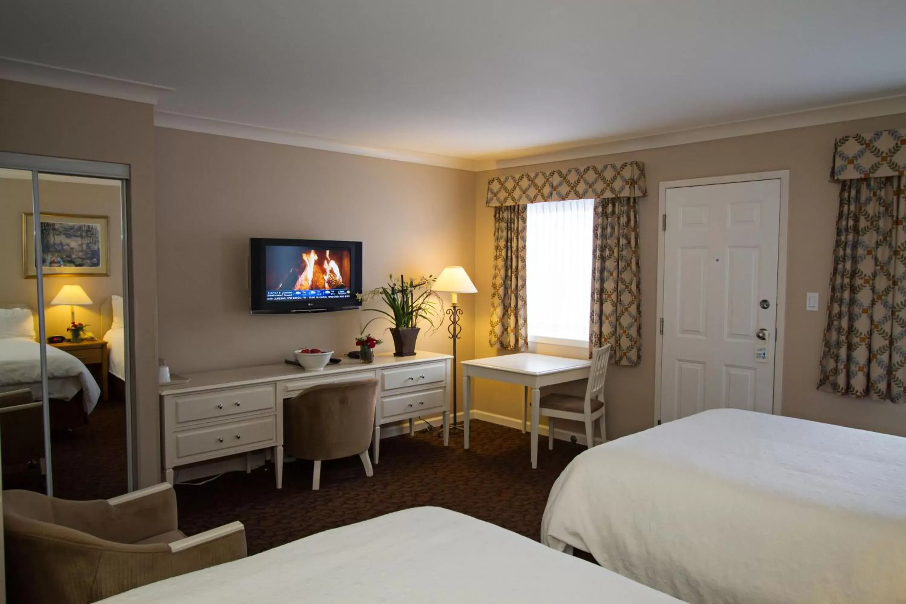 Standard Double Room with Two Double Beds in Glenwood Inn & Suites