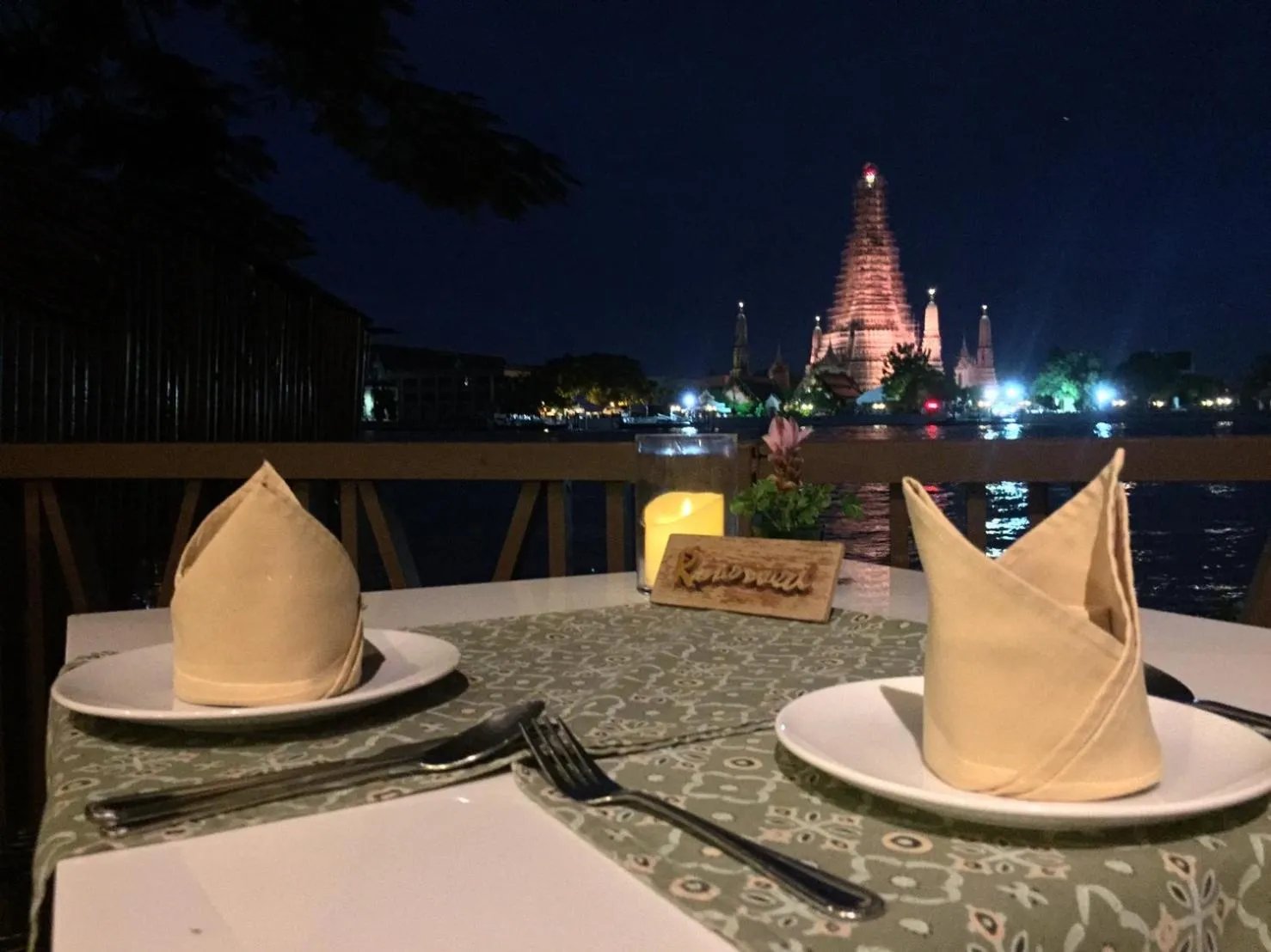 Restaurant/places to eat in Sala Arun