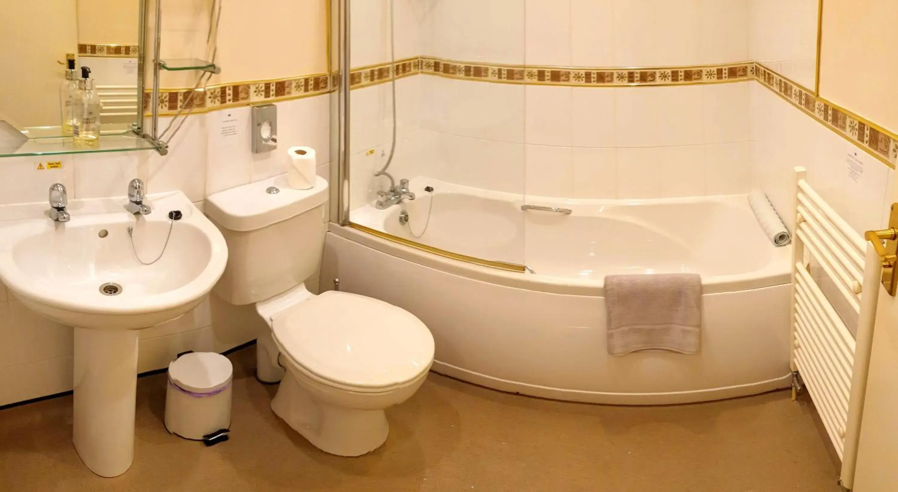 Toilet, Bathroom in Station House, Dartmoor and Coast located, Village centre Hotel