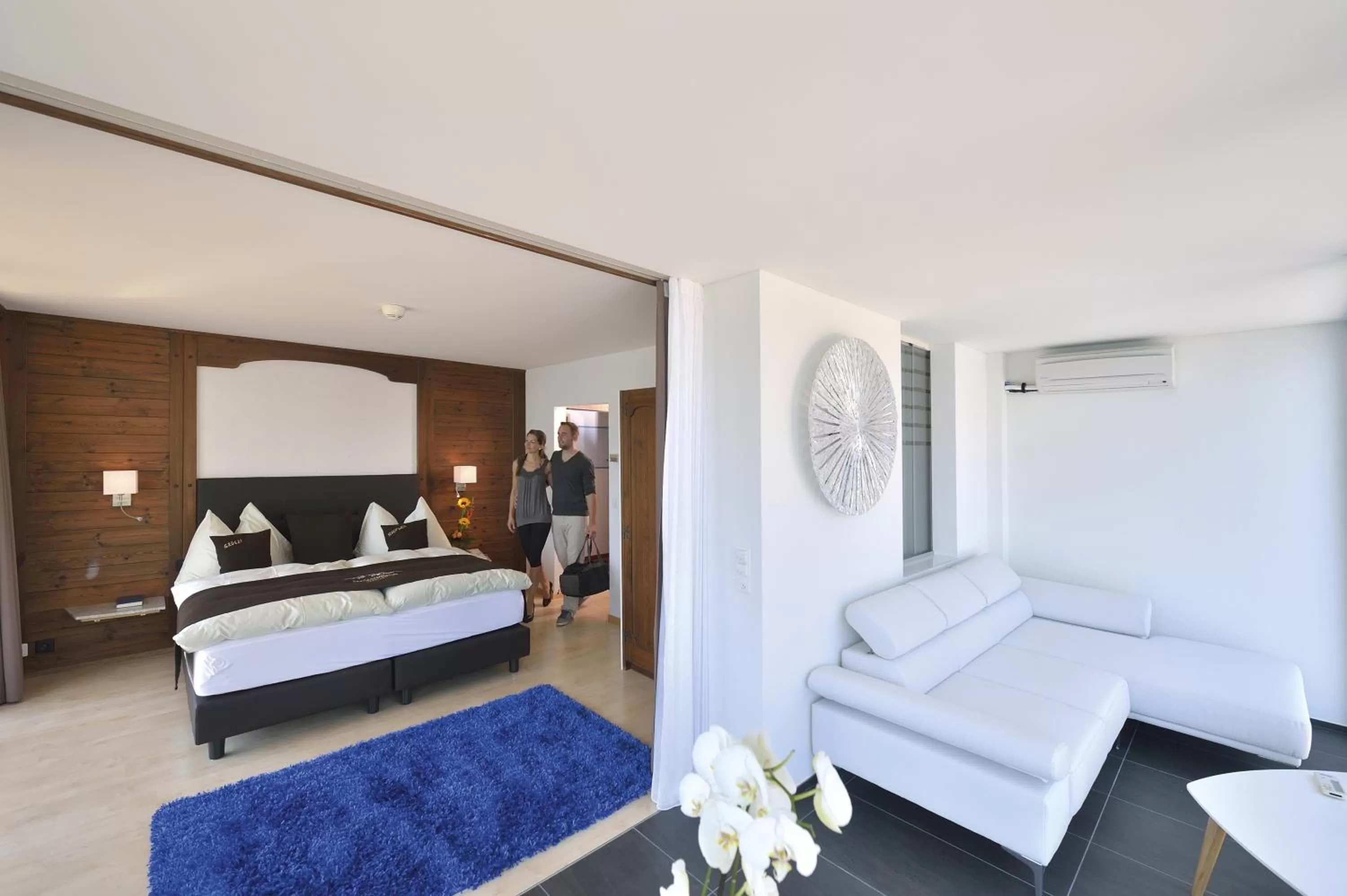 Photo of the whole room, Bed in Seehotel Pilatus