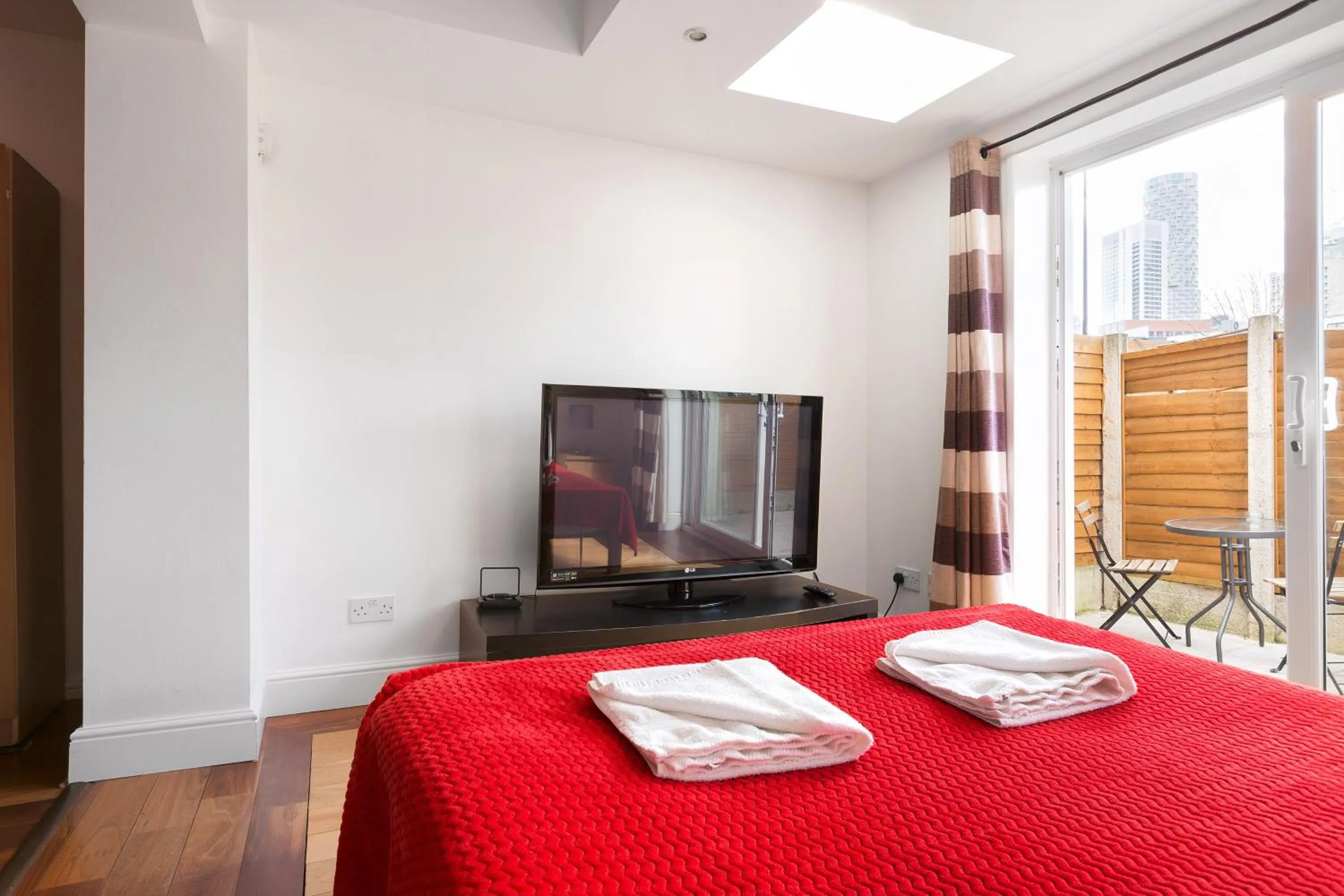 TV and multimedia, Bed in Centra Wharf