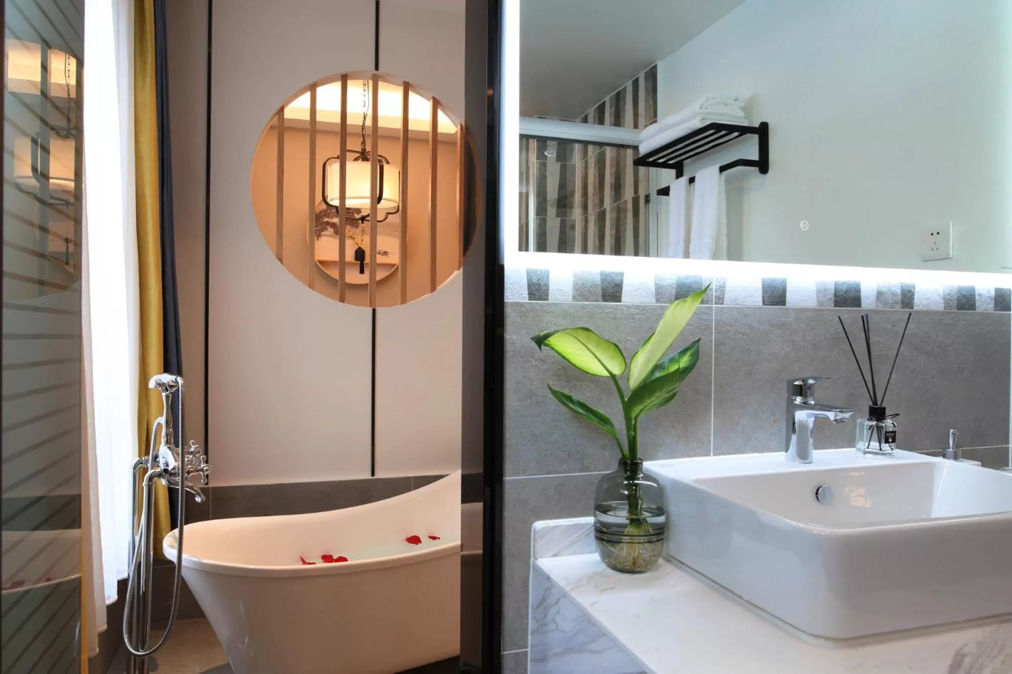 Bathroom in Li River Resort Villa Hotel