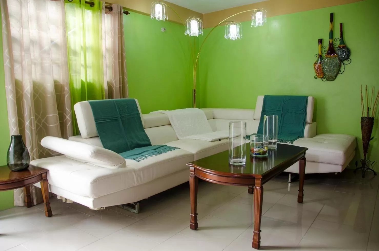 Living room, Seating Area in Matthew's Miracle View