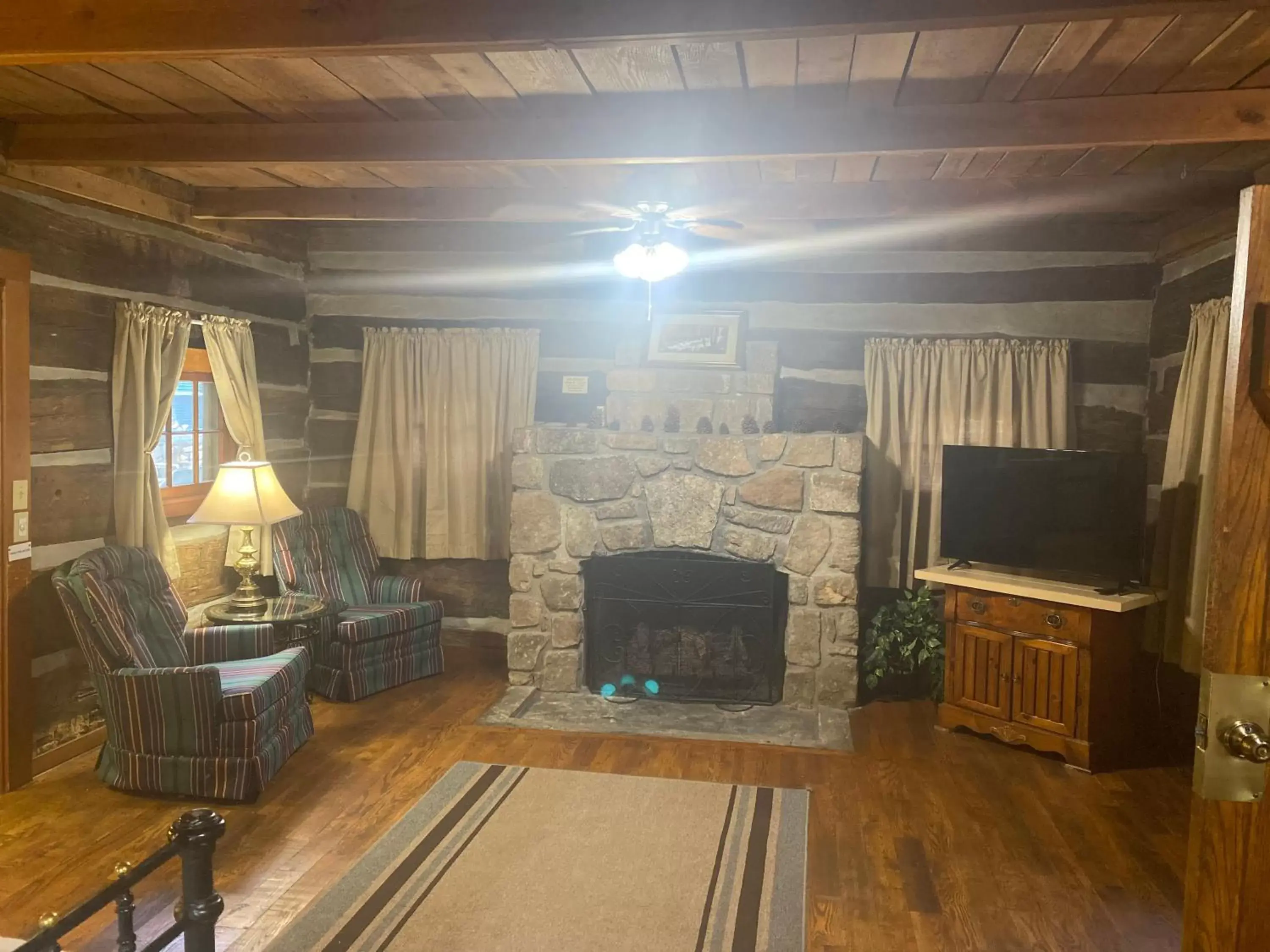 Seating Area in Carr's Northside Hotel and Cottages