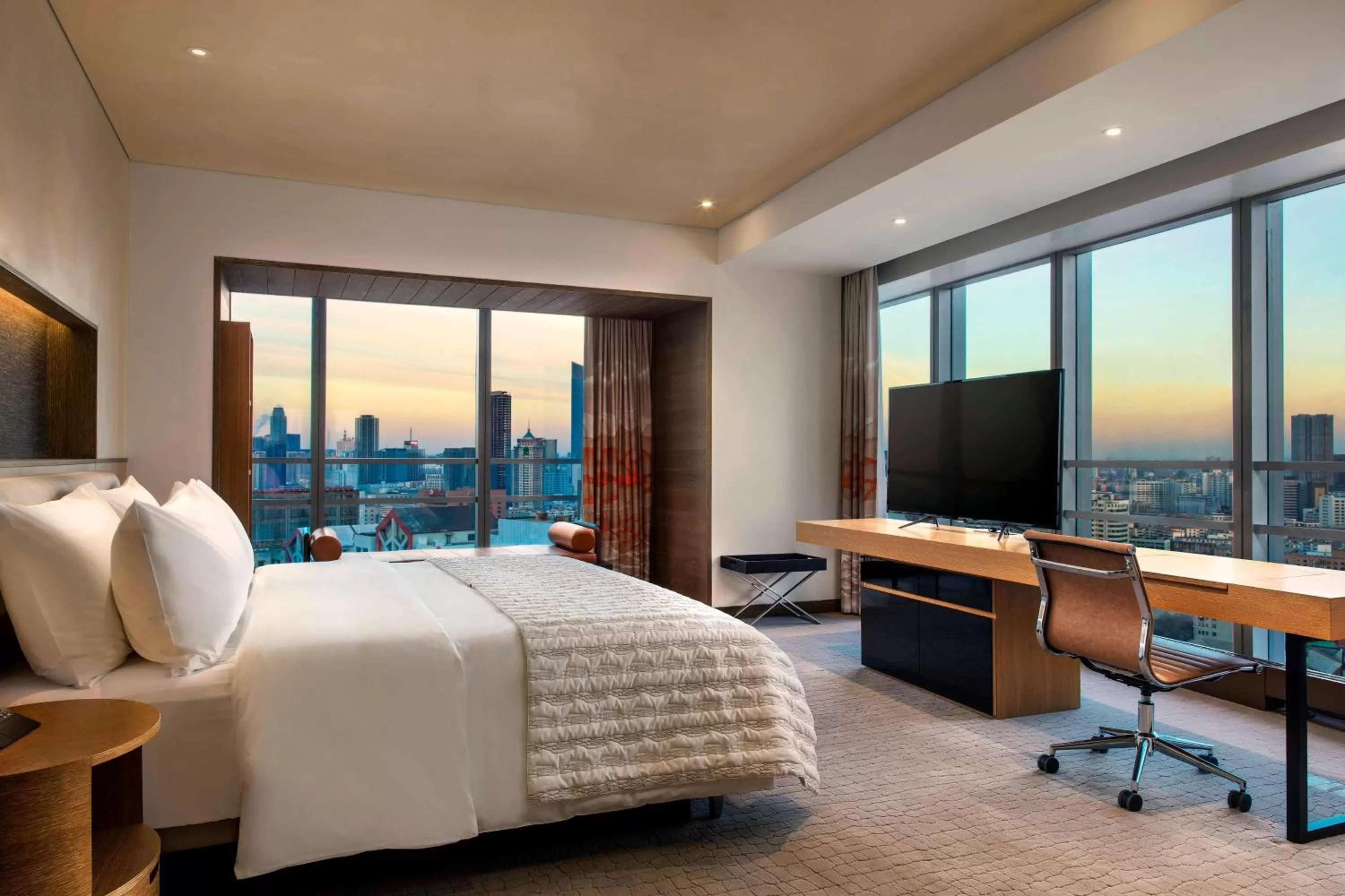 Bedroom, Bed in Le Meridien Shenyang Heping