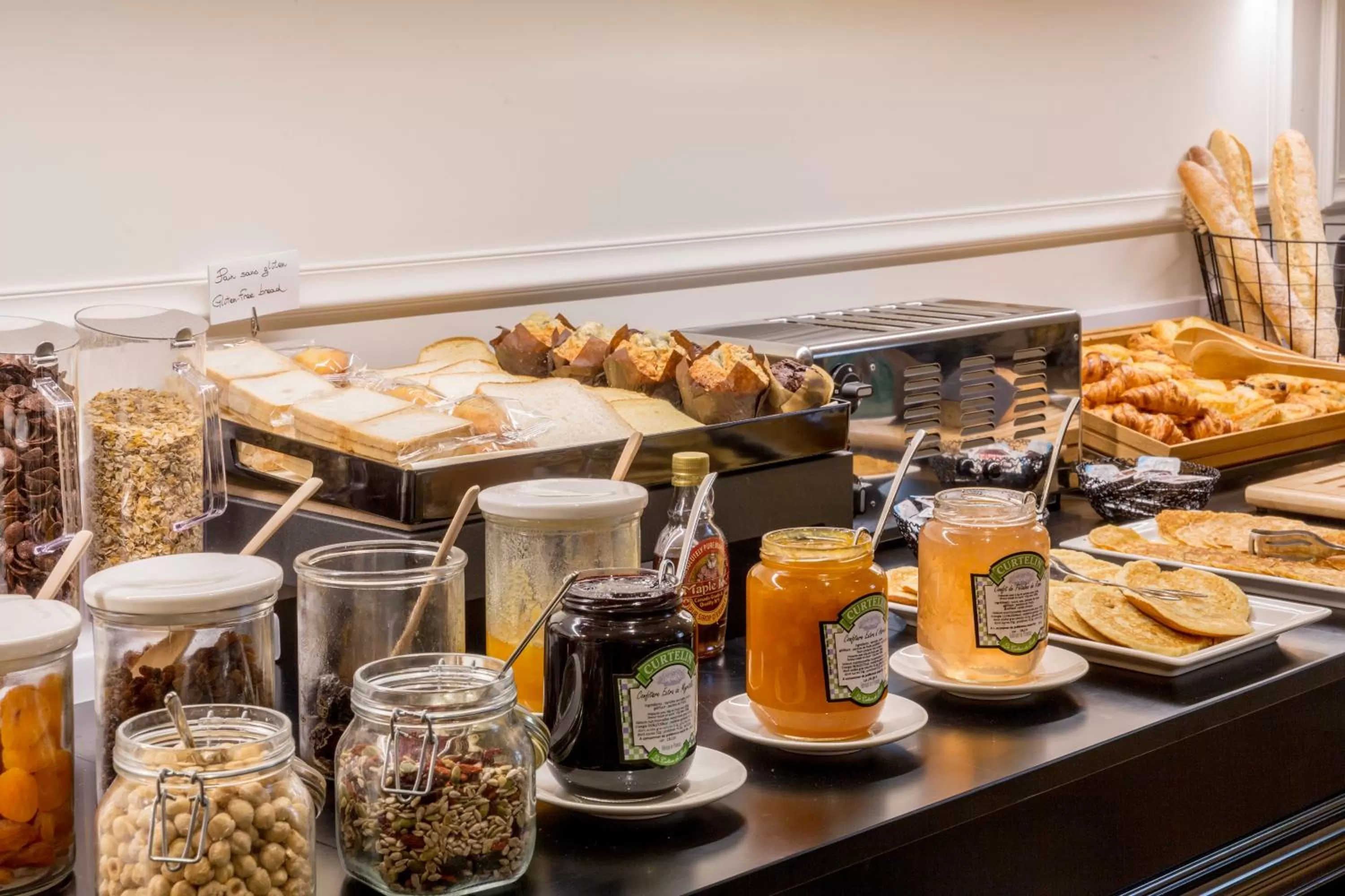 Food and drinks in Best Western Premier Hotel Roosevelt