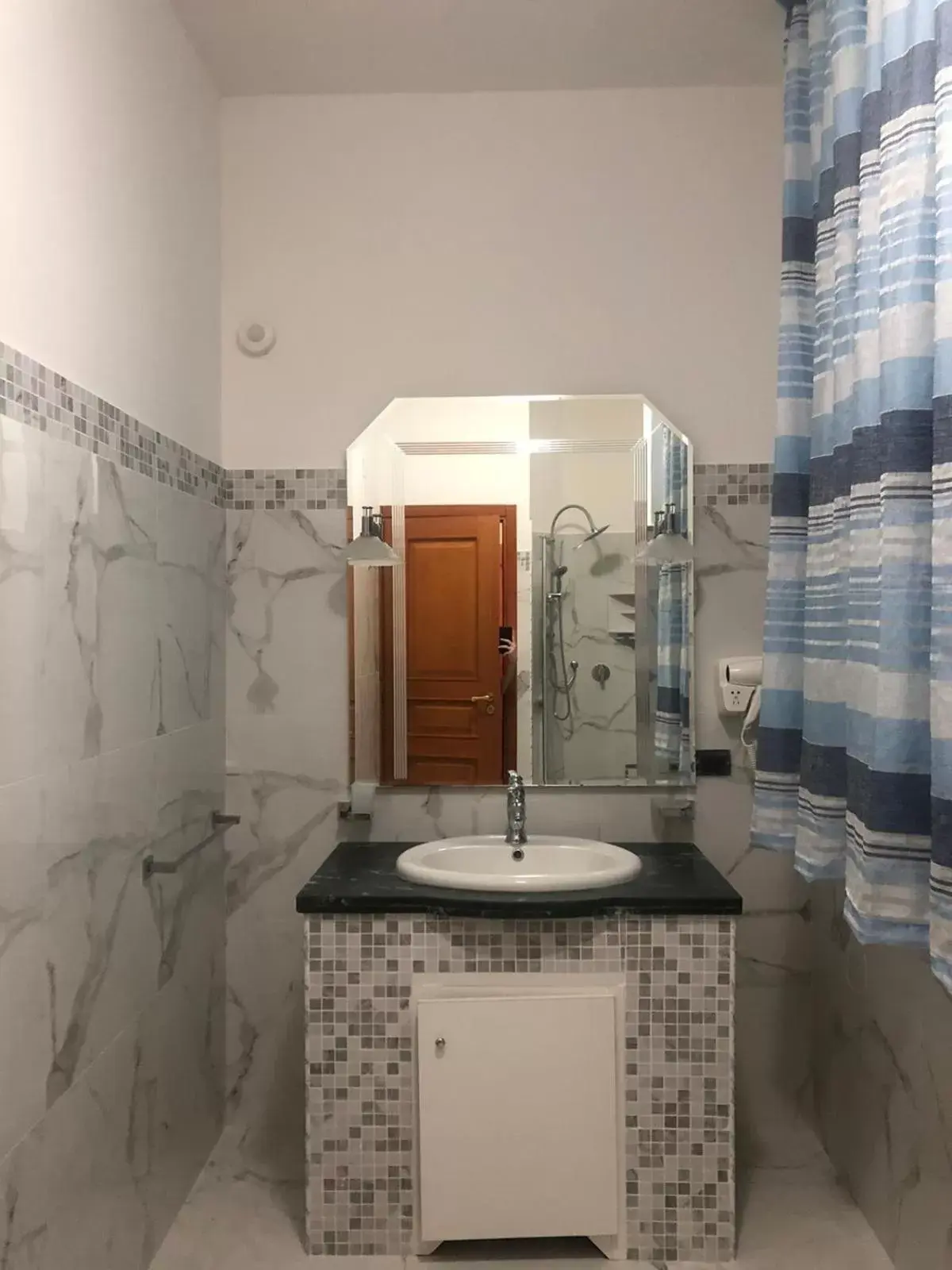 Bathroom in Beauty House