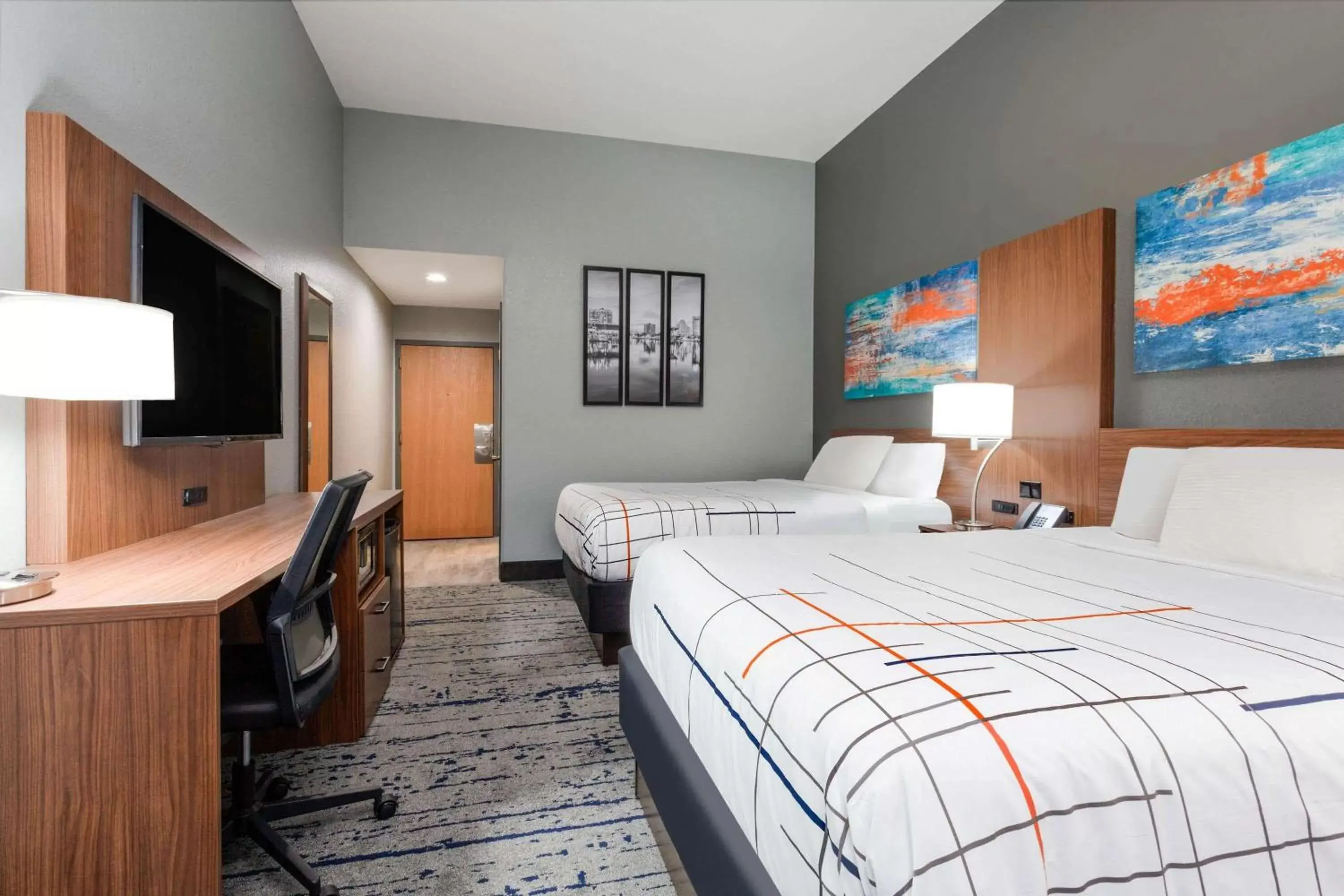 Photo of the whole room, Bed in La Quinta by Wyndham St. Petersburg Northeast *Newly Renovated