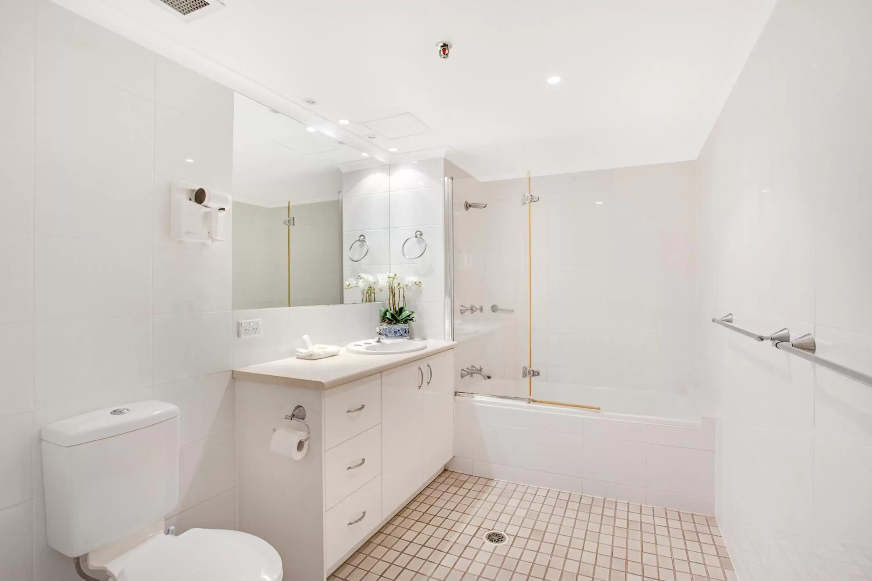 Shower, Bathroom in Aegean Resort Apartments