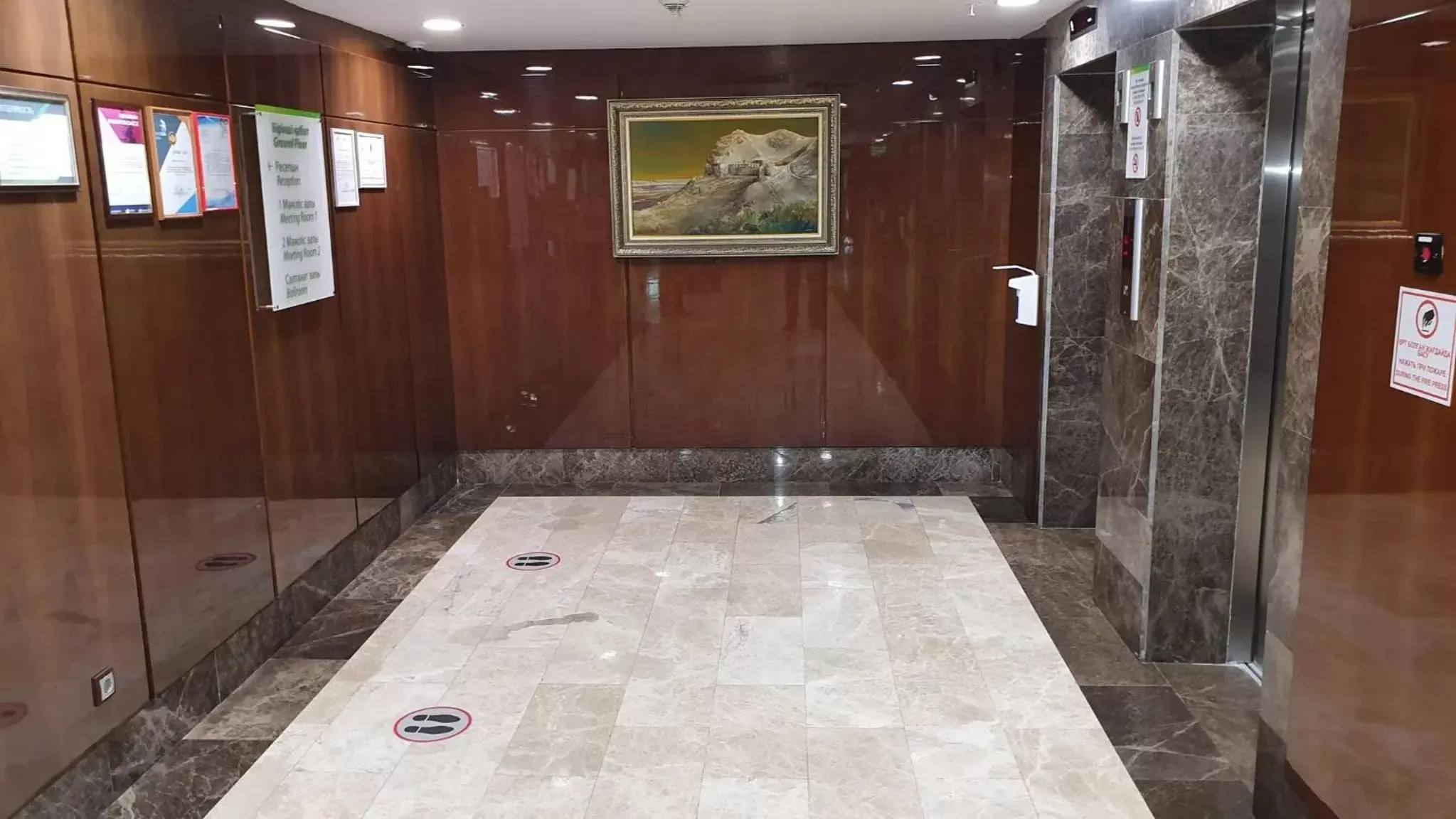 Lobby or reception in Holiday Inn Aktau, an IHG Hotel