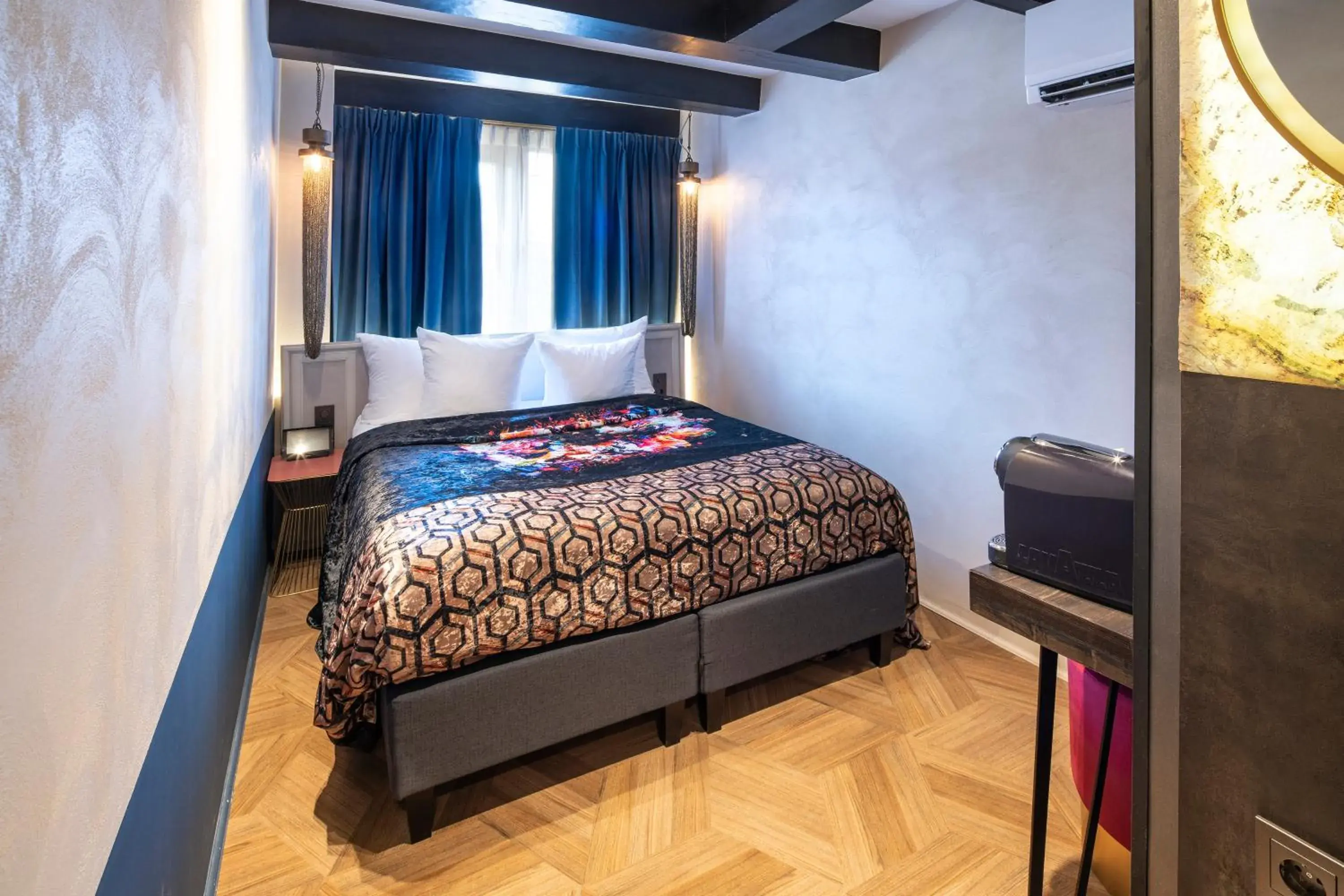Bedroom, Bed in Rokin Hotel