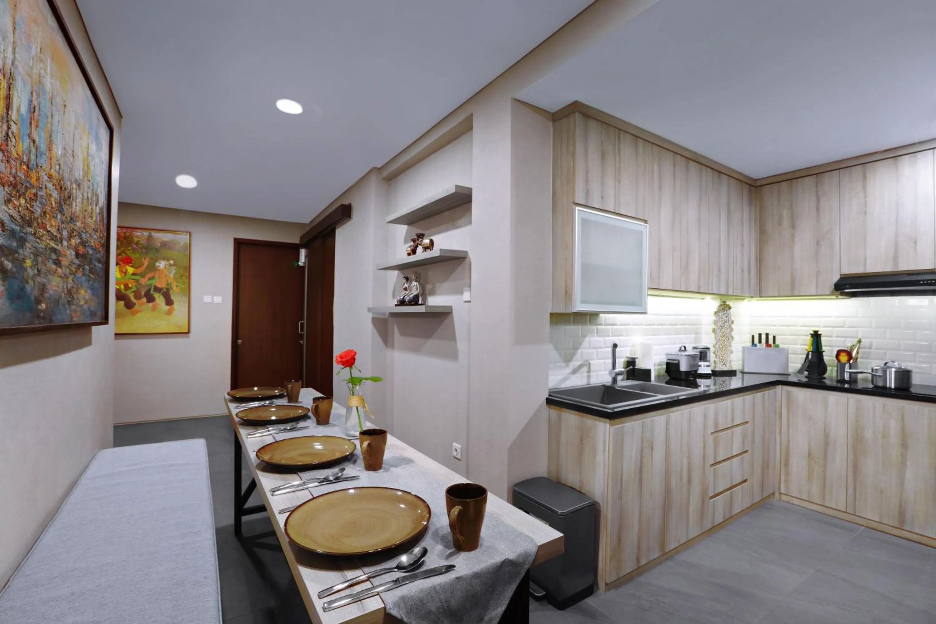 Kitchen or kitchenette in S7 SUITES GANDARIA