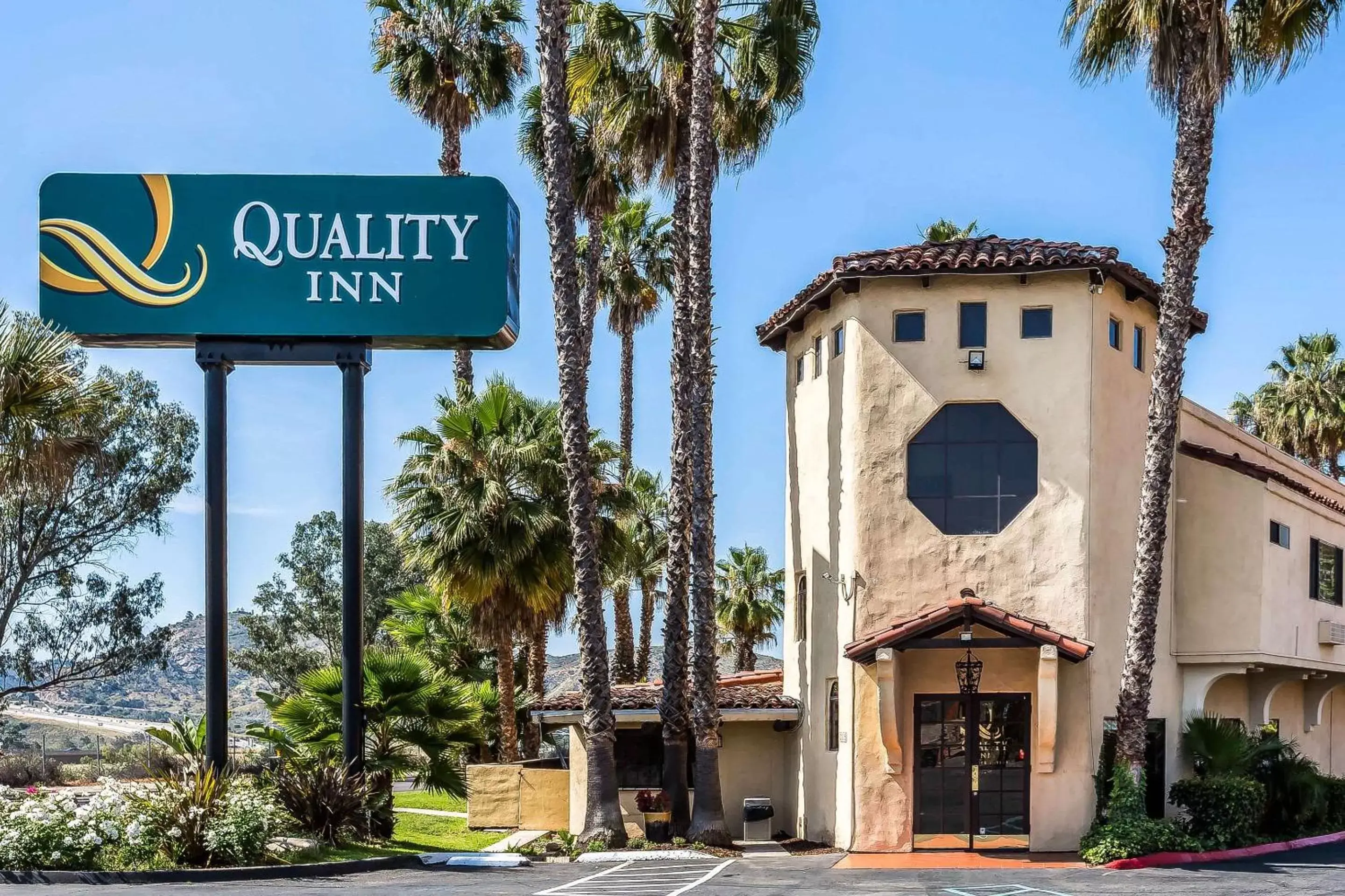 Property Building in Quality Inn Fallbrook