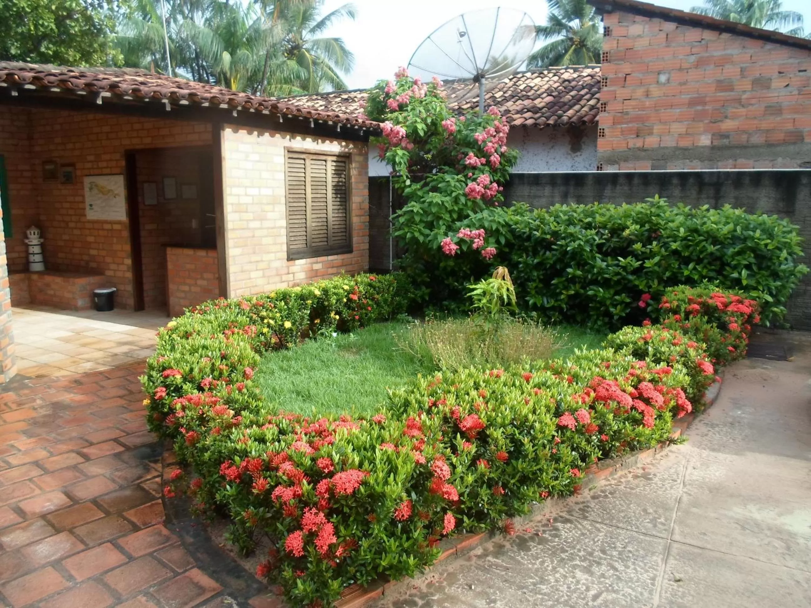 Facade/entrance, Property Building in Pousada do Riacho