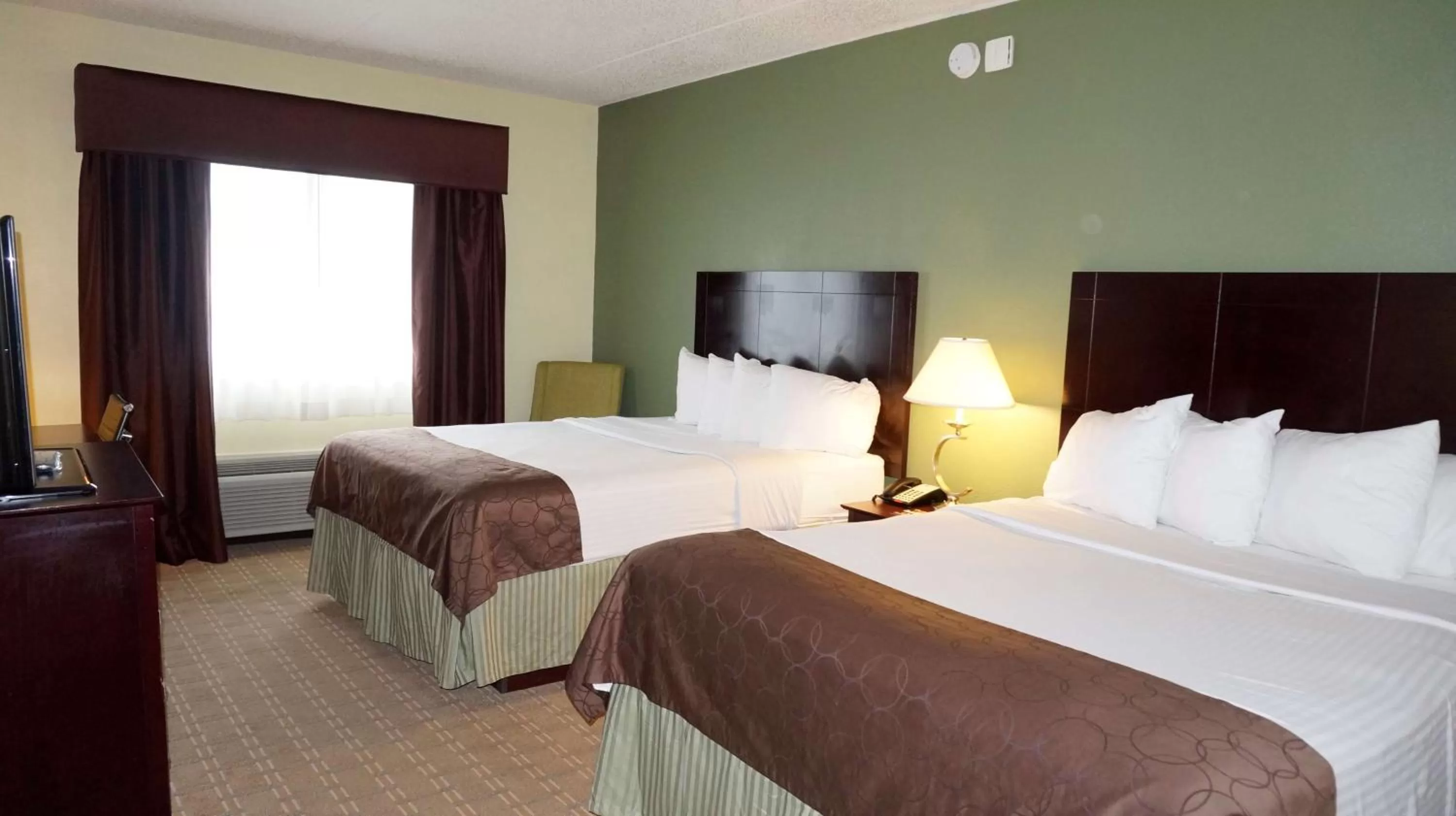 Queen Room with Roll-In Shower - Mobility Accessible/Non-Smoking in Best Western Airport Inn & Suites Cleveland