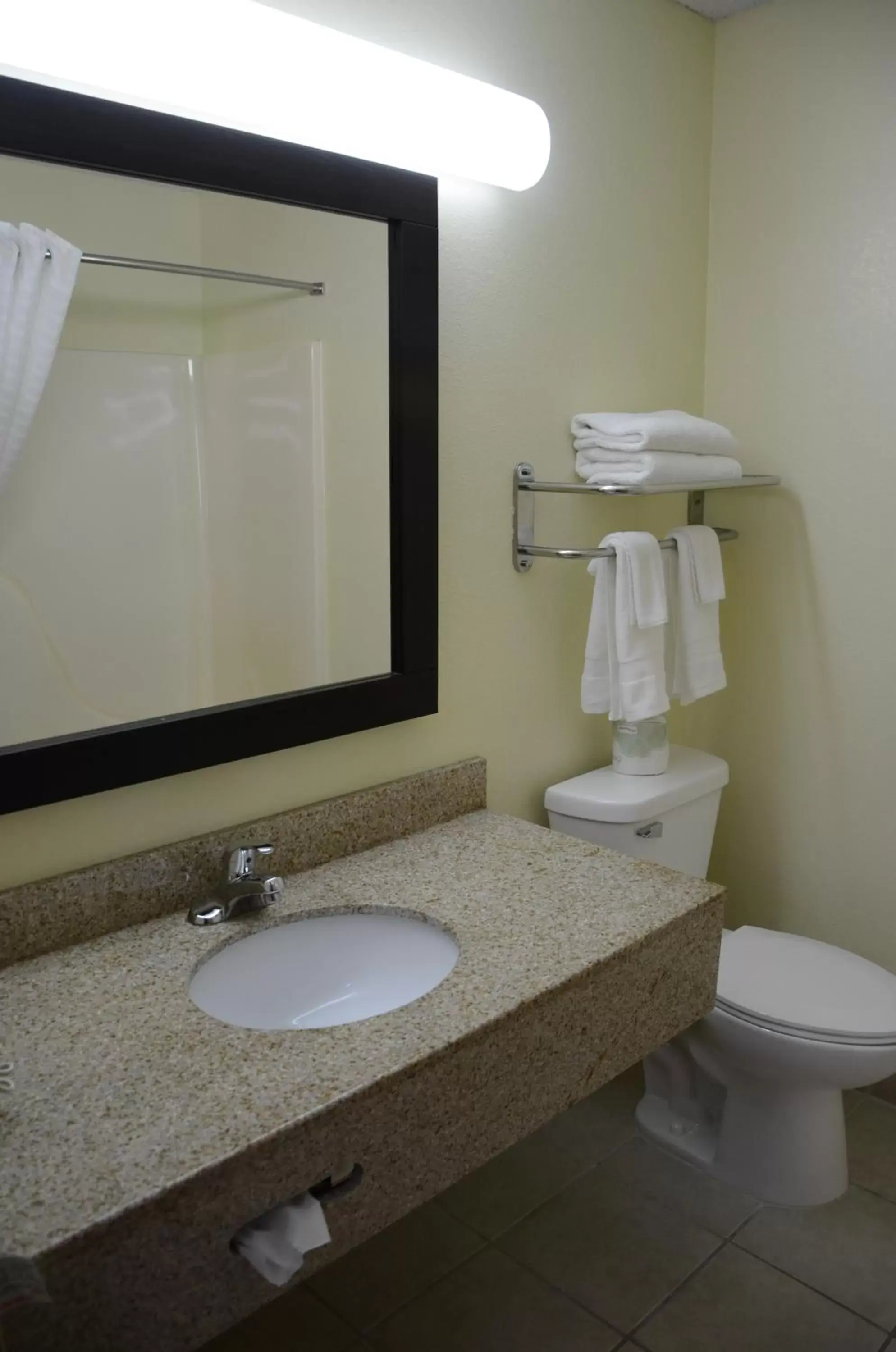 Bathroom in Super 8 by Wyndham Oskaloosa IA