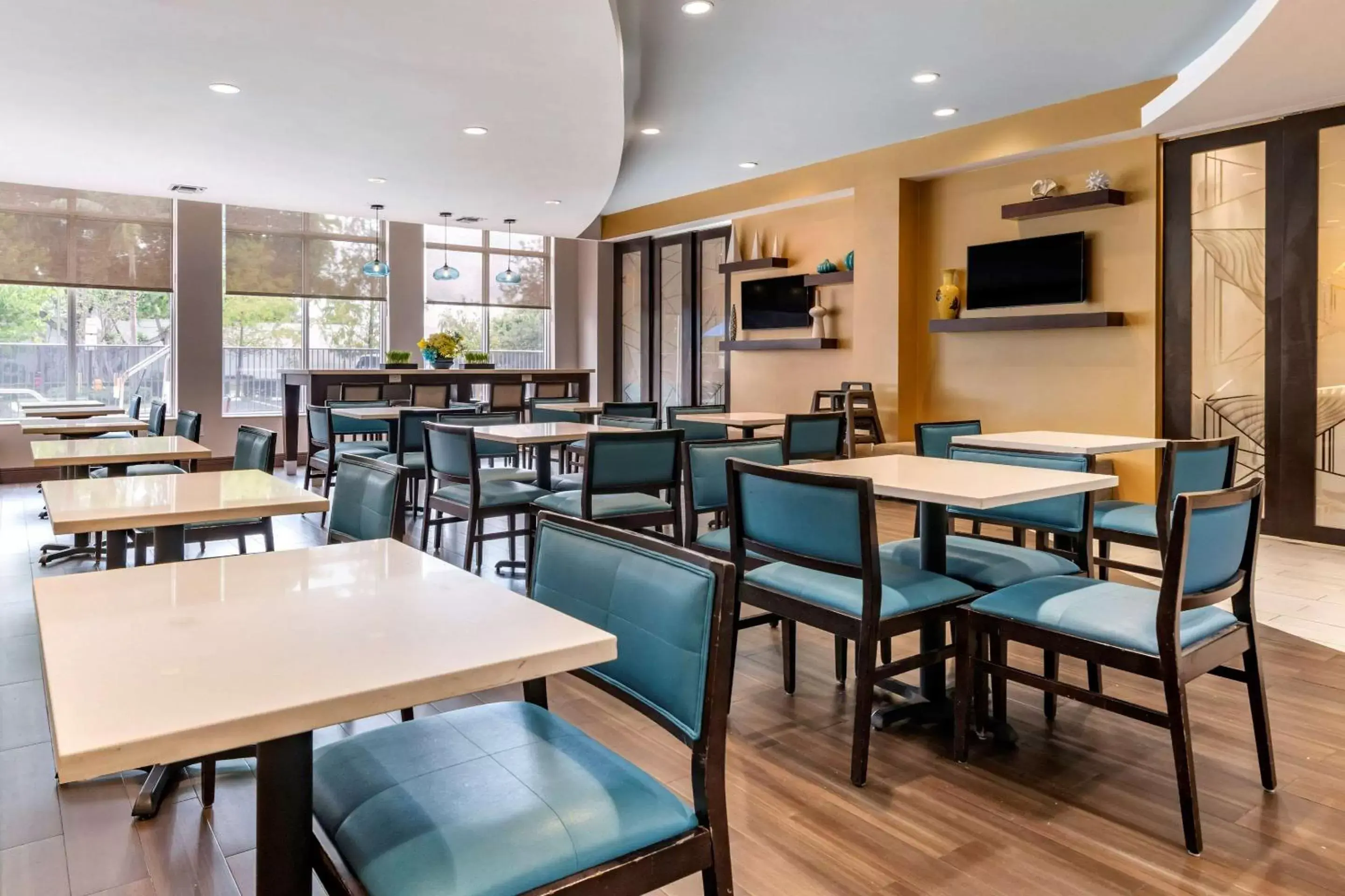 Restaurant/Places to Eat in Comfort Suites Fort Lauderdale Airport South & Cruise Port