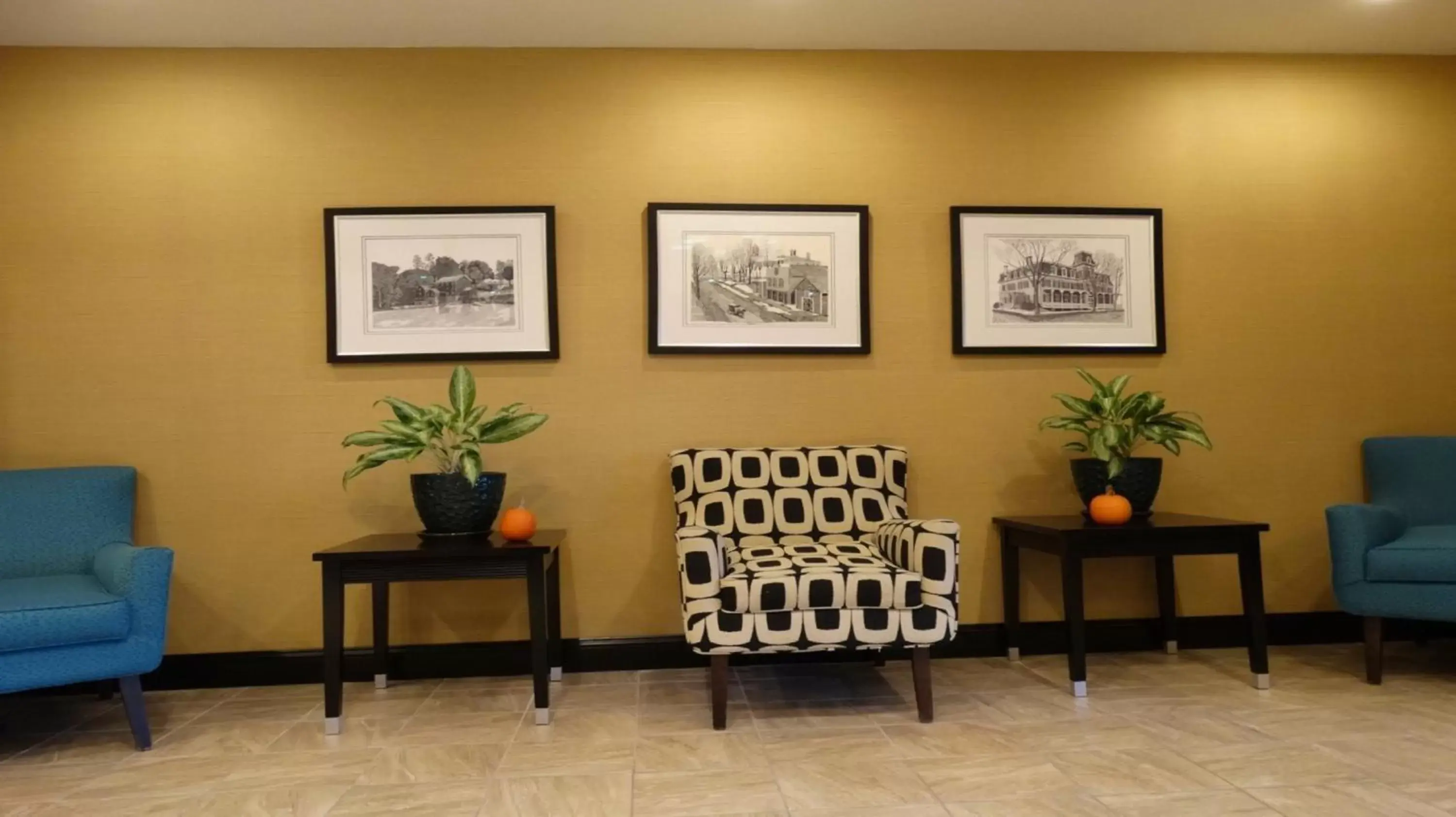 Property building, Seating Area in Holiday Inn Express and Suites Montgomery, an IHG Hotel