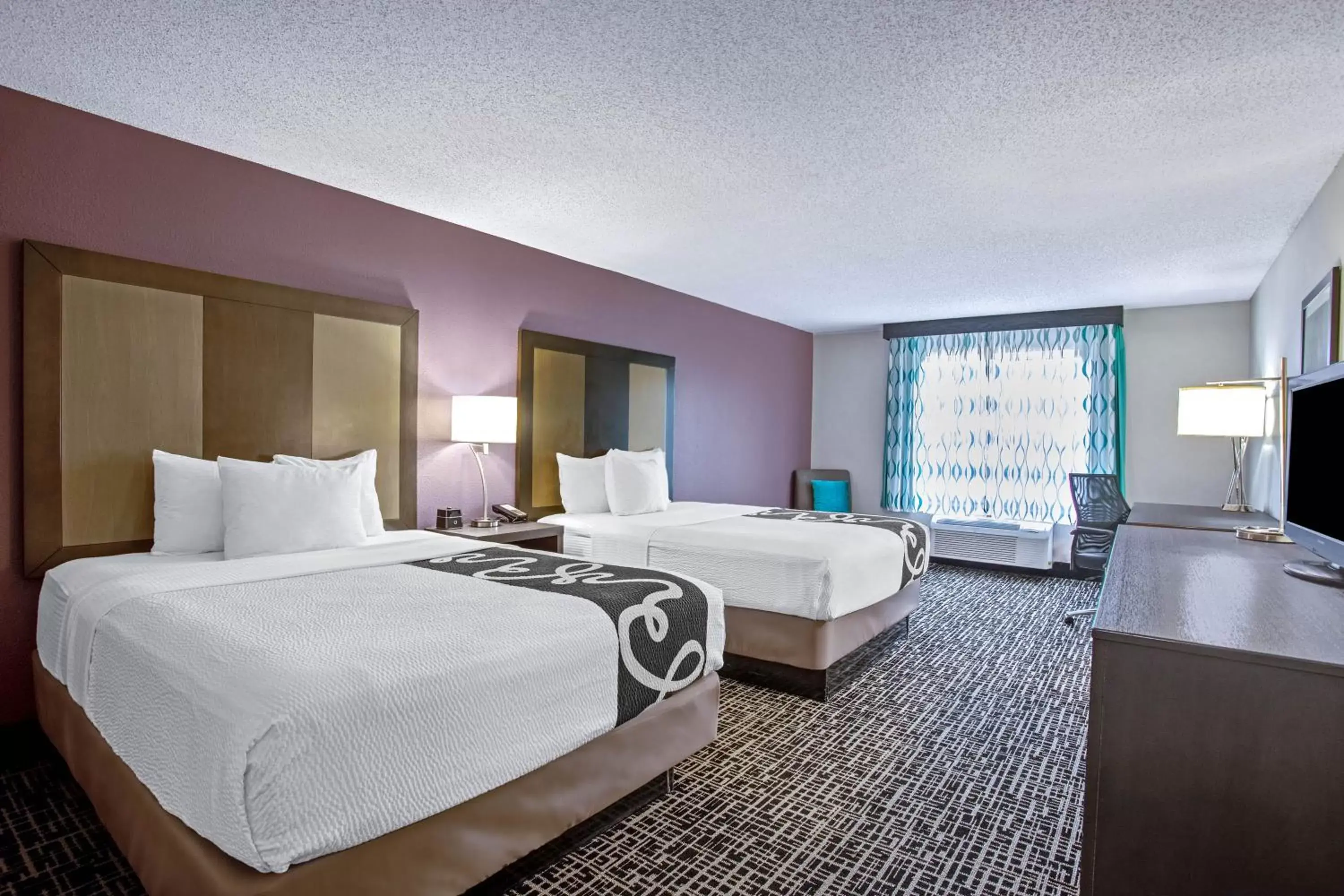Queen Room with Two Queen Beds and Roll-In Shower - Mobility/Hearing Impaired Accessible/Non-Smoking in La Quinta by Wyndham Hopkinsville Queen Room with Two Queen Beds and Roll-In Shower - Mobility/Hearing Impaired Accessible/Non-Smoking in La Quinta by Wyndham Hopkinsville