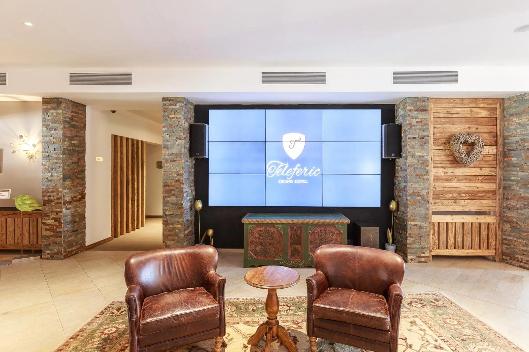 Staff in Teleferic Grand Hotel