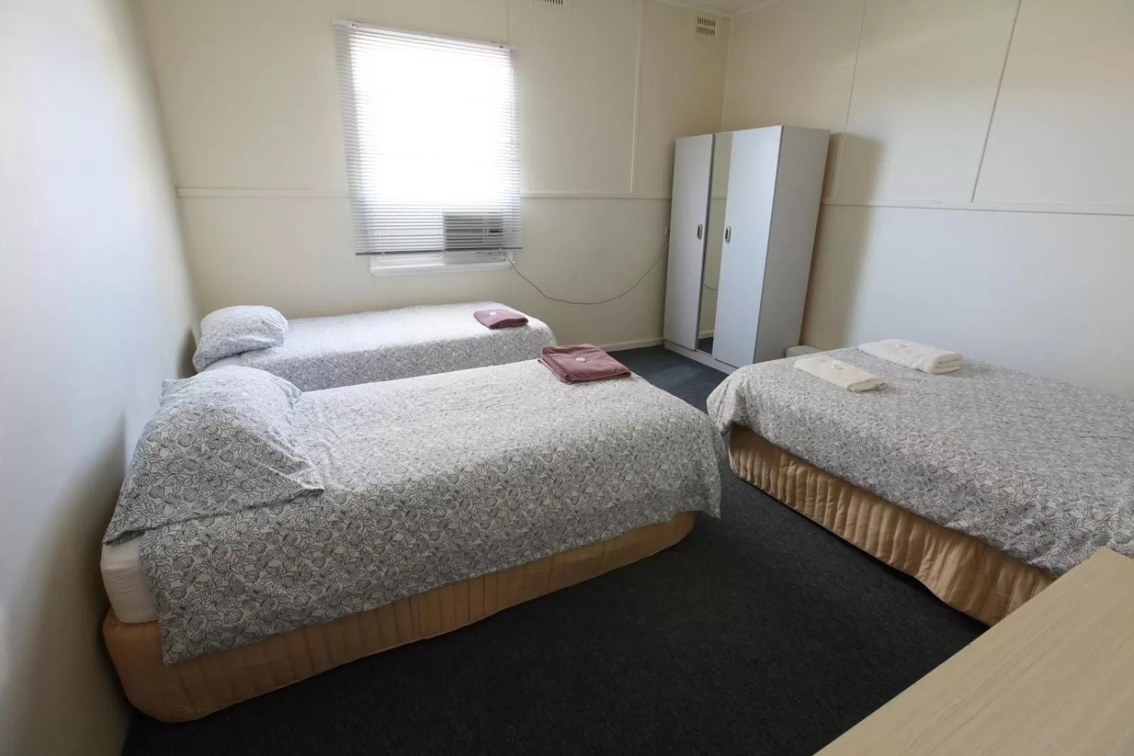 Double Room with Shared Bathroom in Broken Hill Tourist Lodge