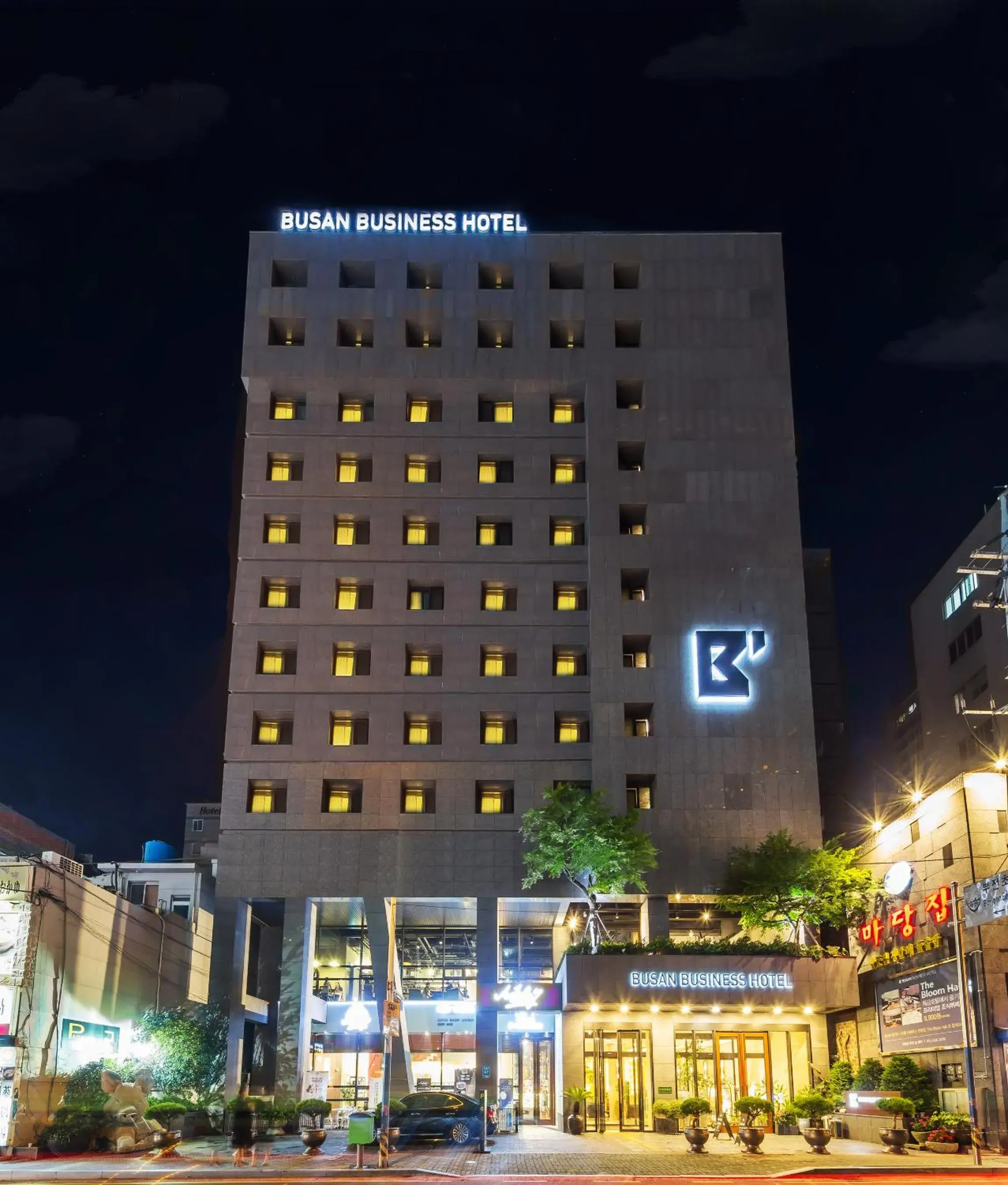 Property building in Busan Business Hotel