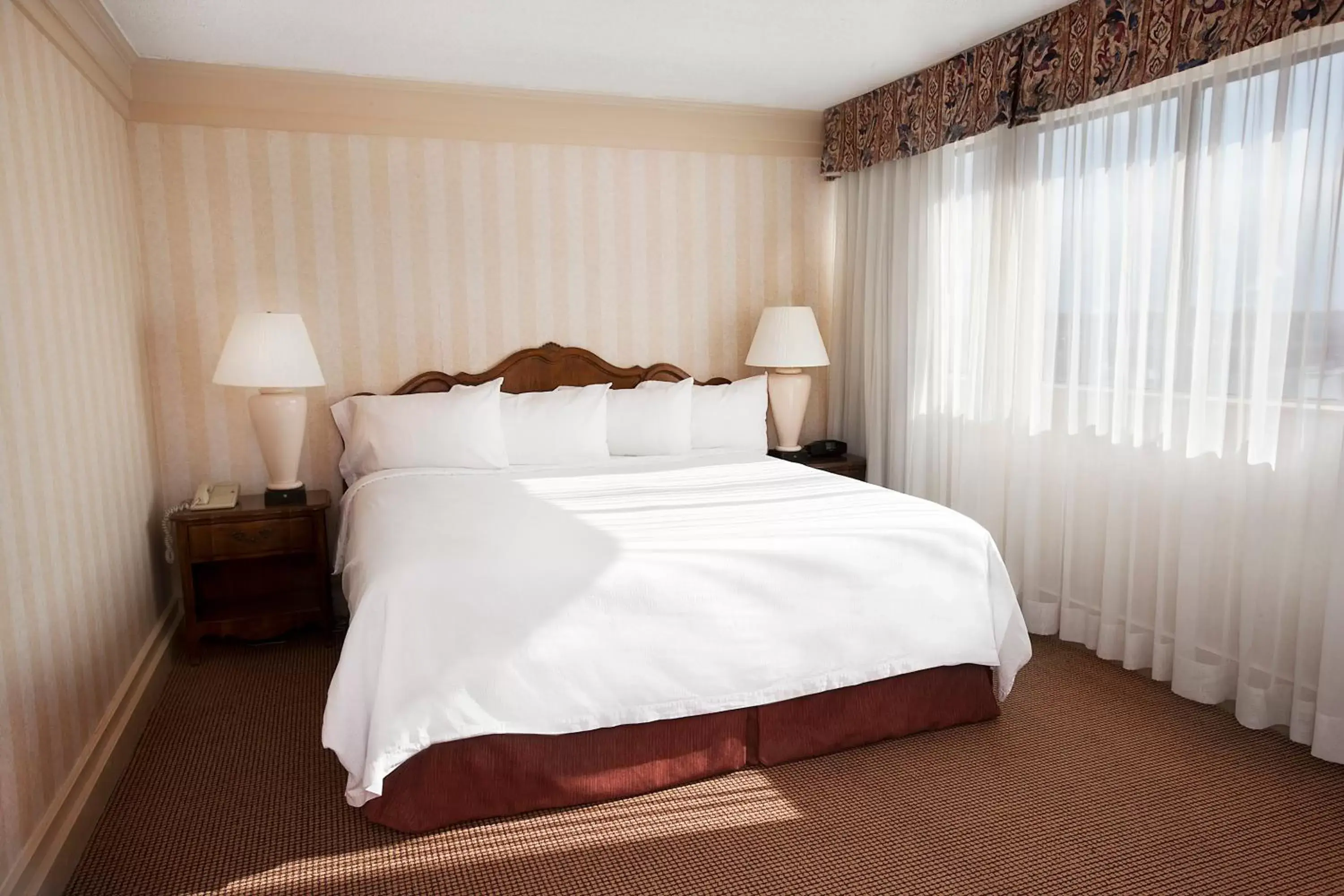 Bedroom, Bed in Clifton Victoria Inn at the Falls