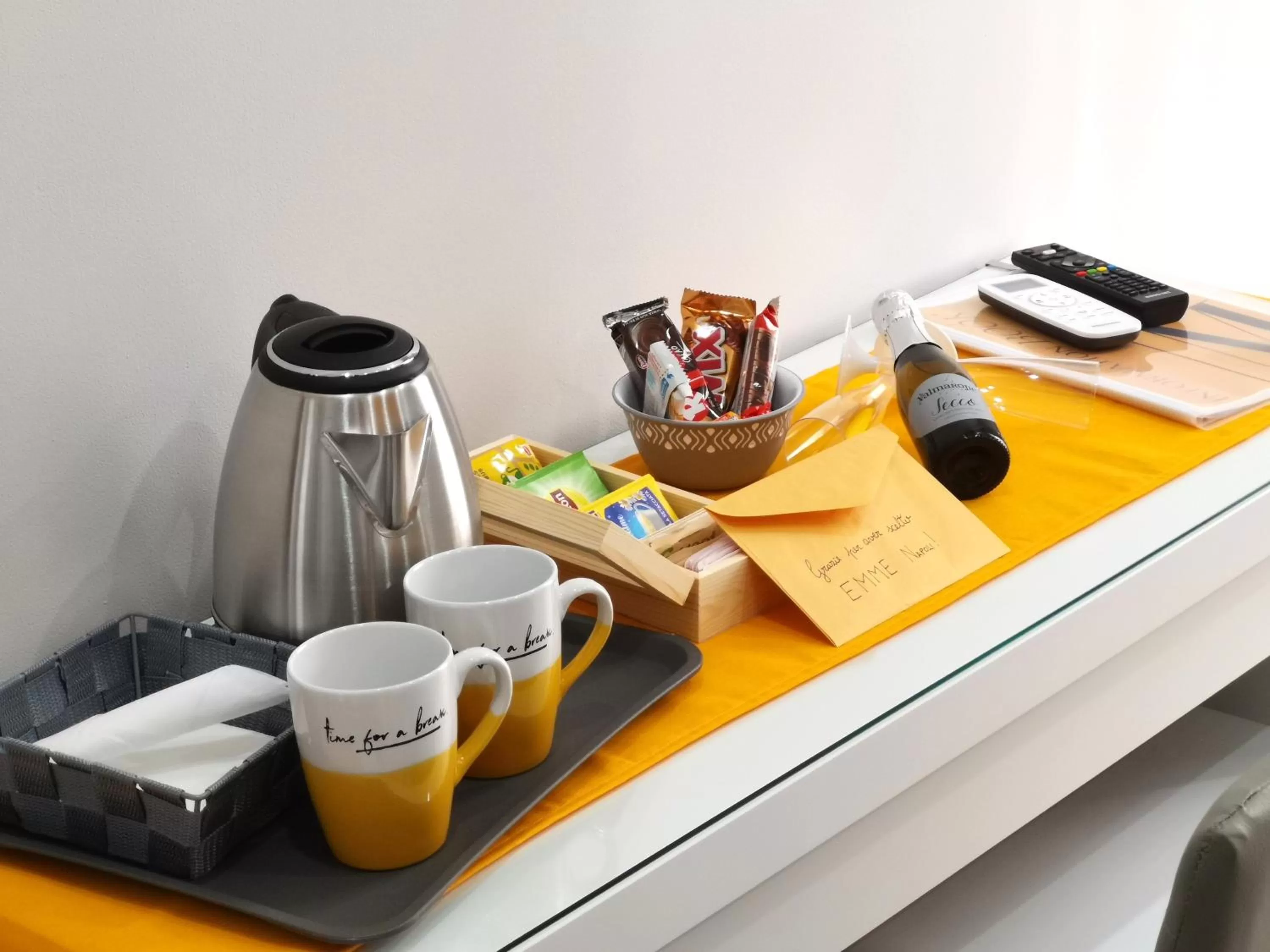 Coffee/tea facilities in EMME Napoli