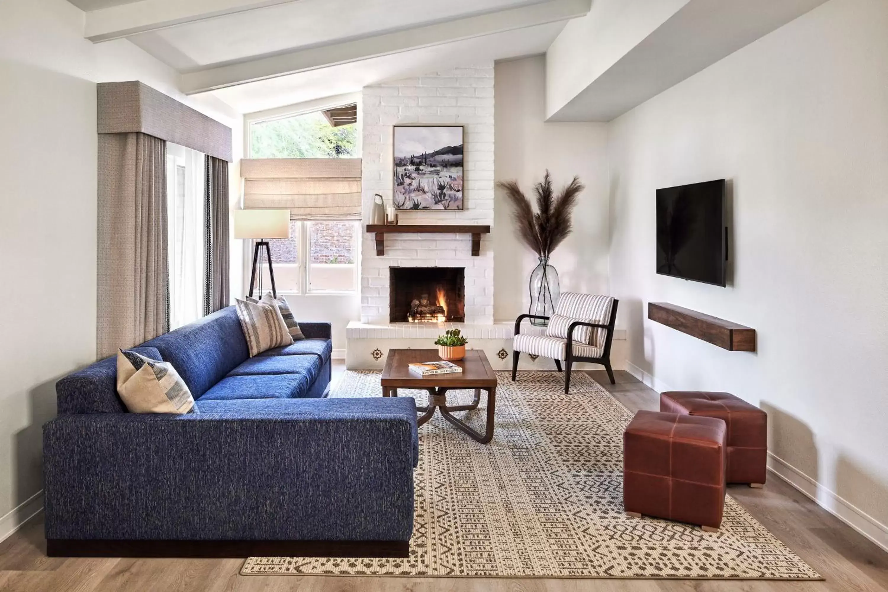 Bedroom, Seating Area in Omni Tucson National Resort