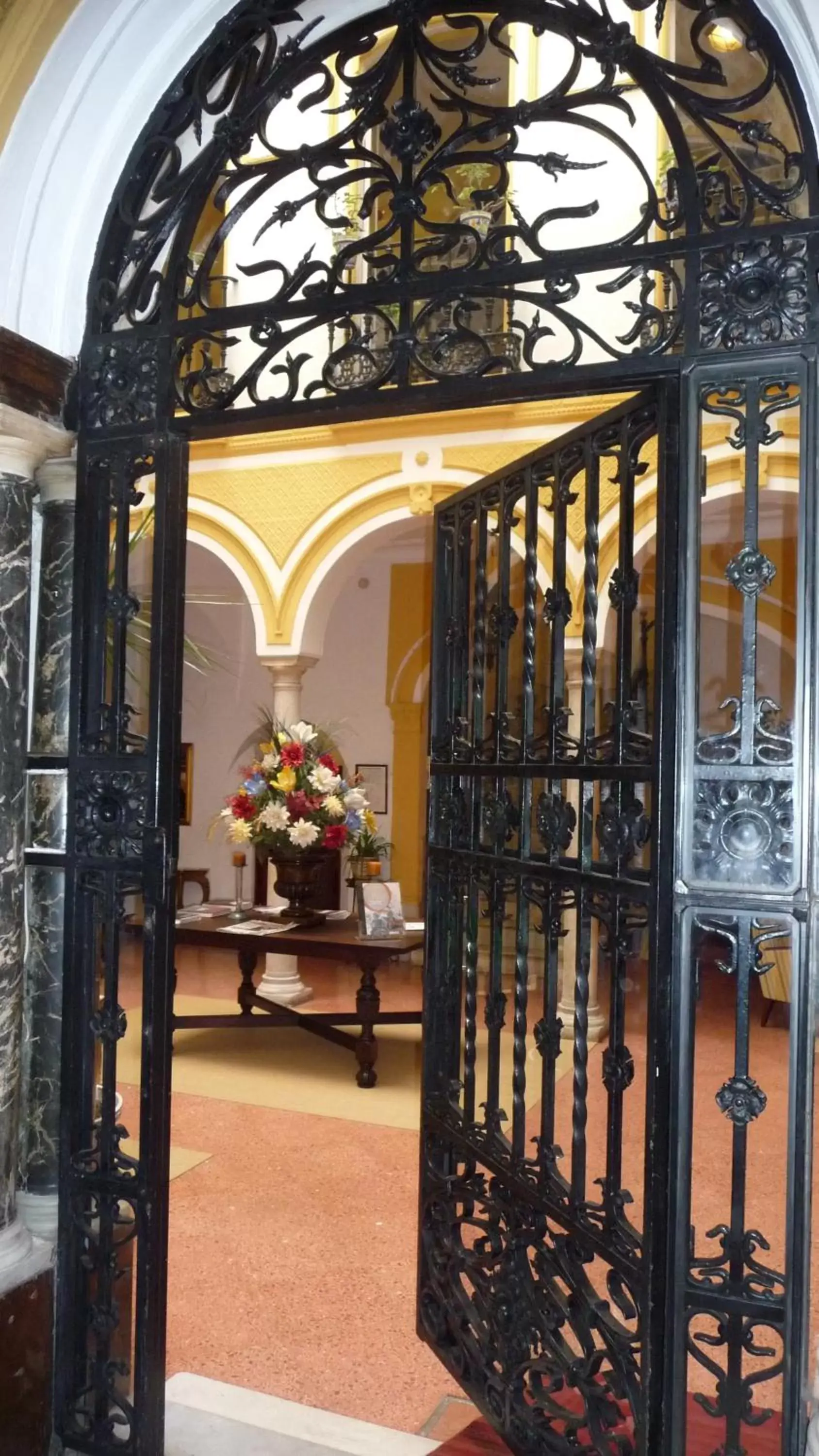 Facade/entrance in Hotel Abanico