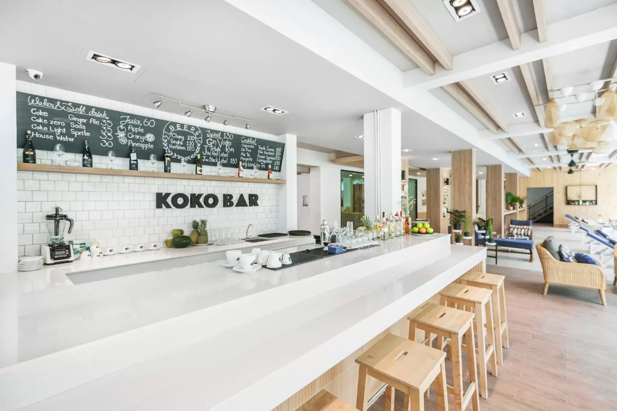 Communal kitchen, Lounge/Bar in Kokotel Krabi Oasis