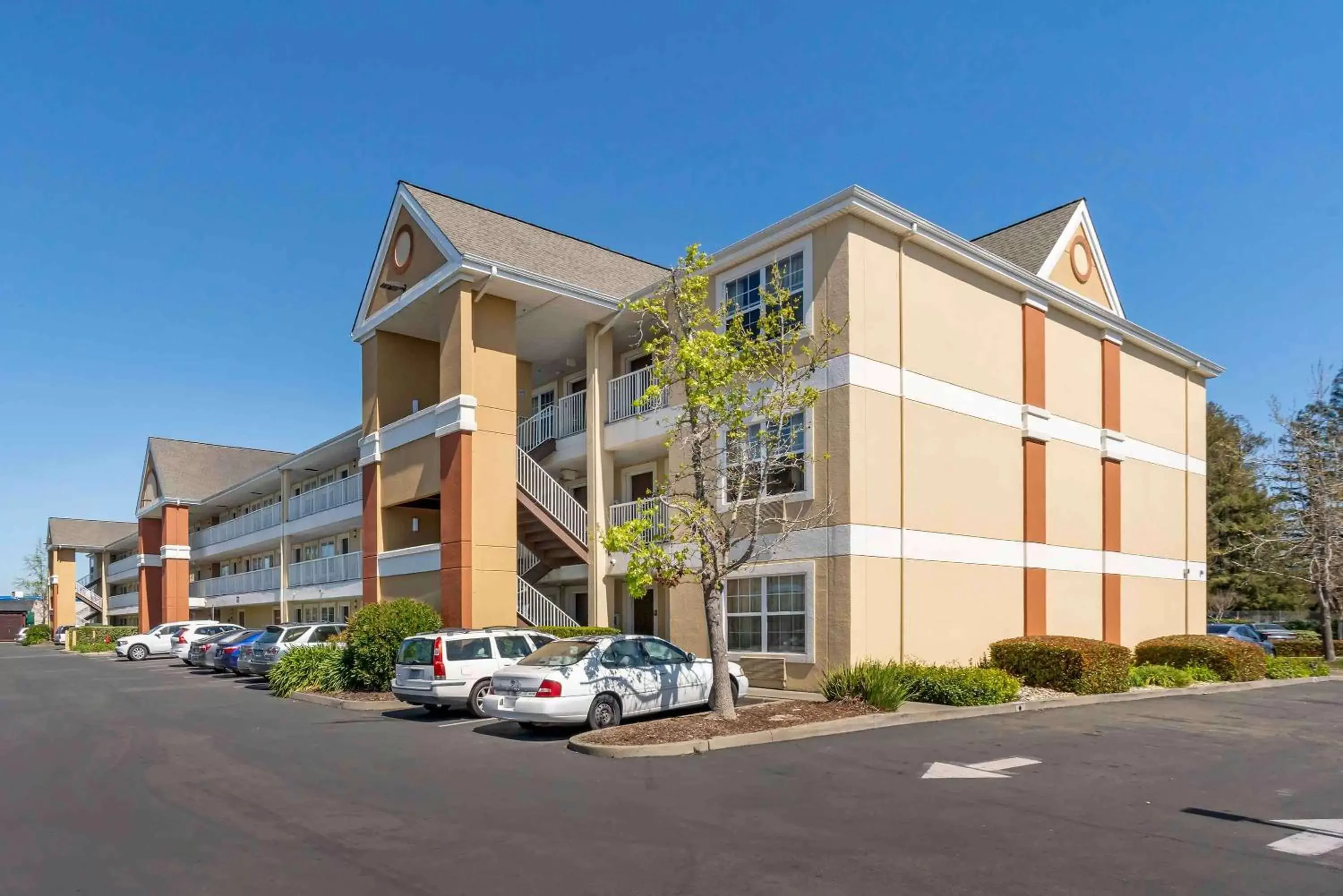 Property Building in Extended Stay America Suites - Santa Rosa - South