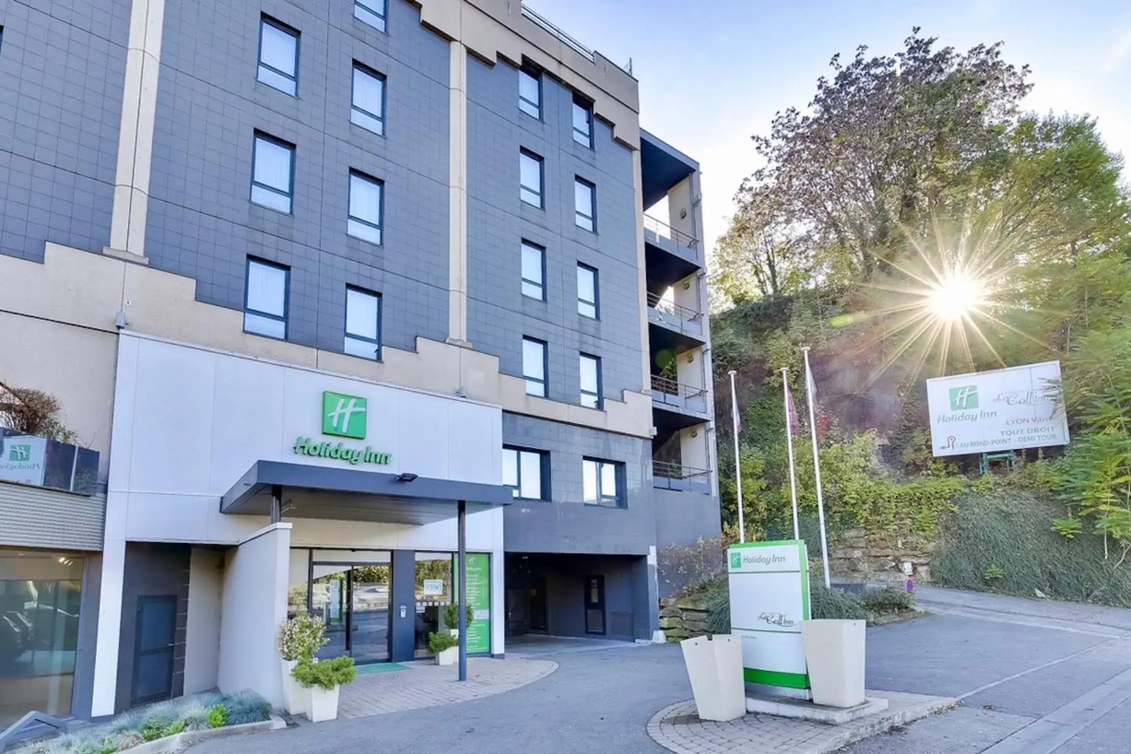 Facade/entrance, Property Building in Holiday Inn Lyon Vaise, an IHG Hotel