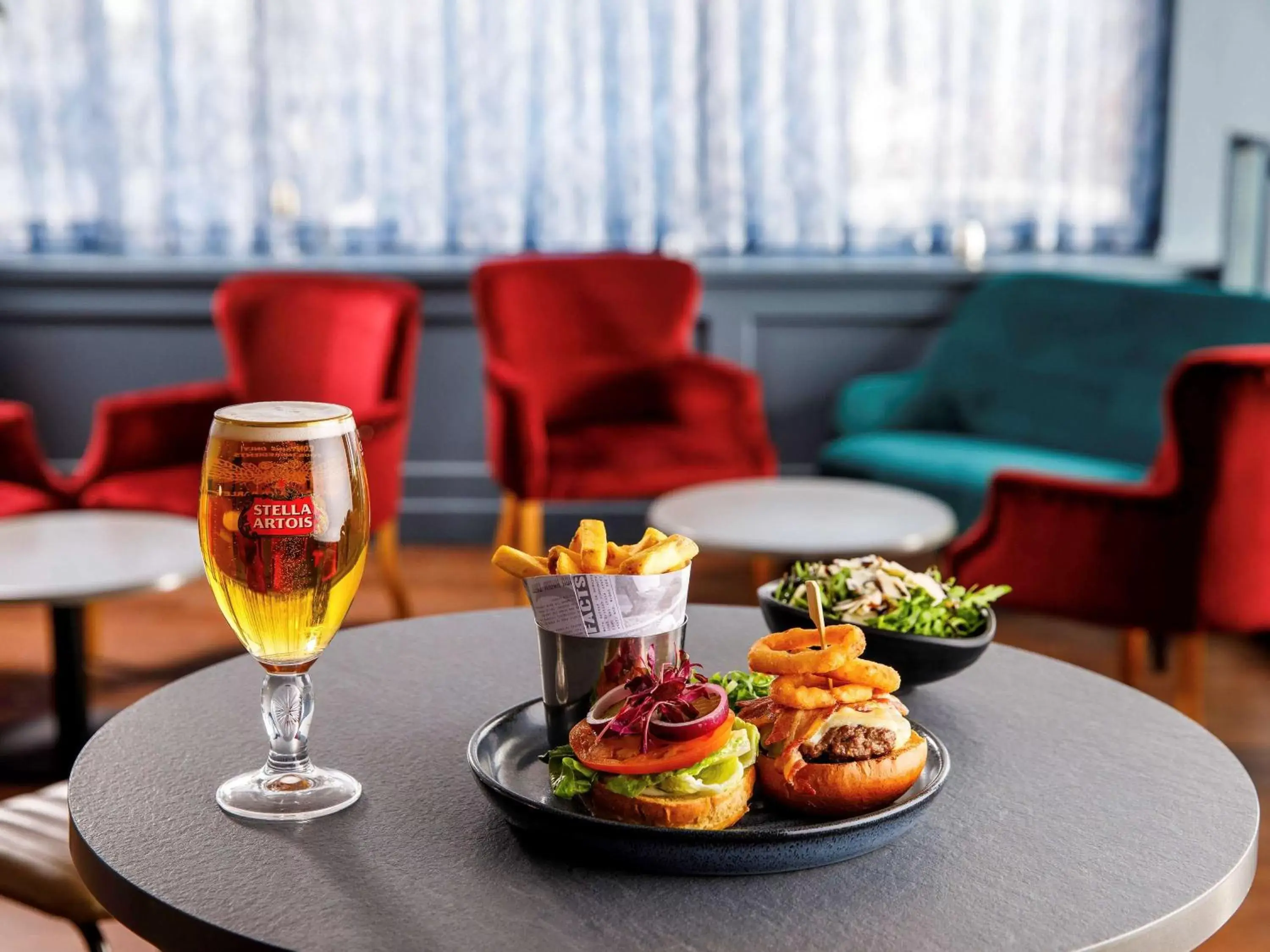 Lounge or bar in The Harlow Hotel By AccorHotels
