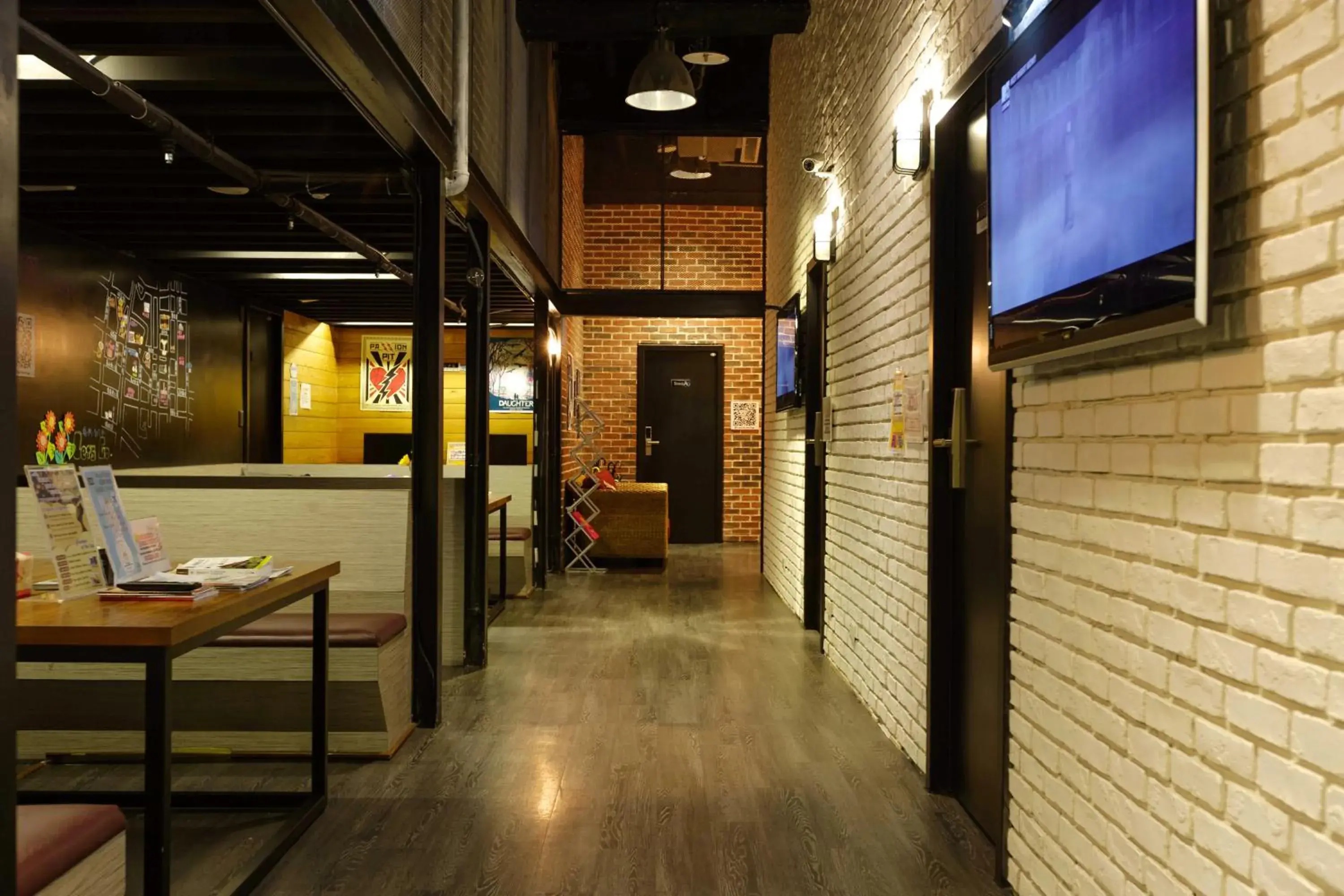 Communal lounge/ TV room, Lobby/Reception in Angels Hostel Taipei Ximen