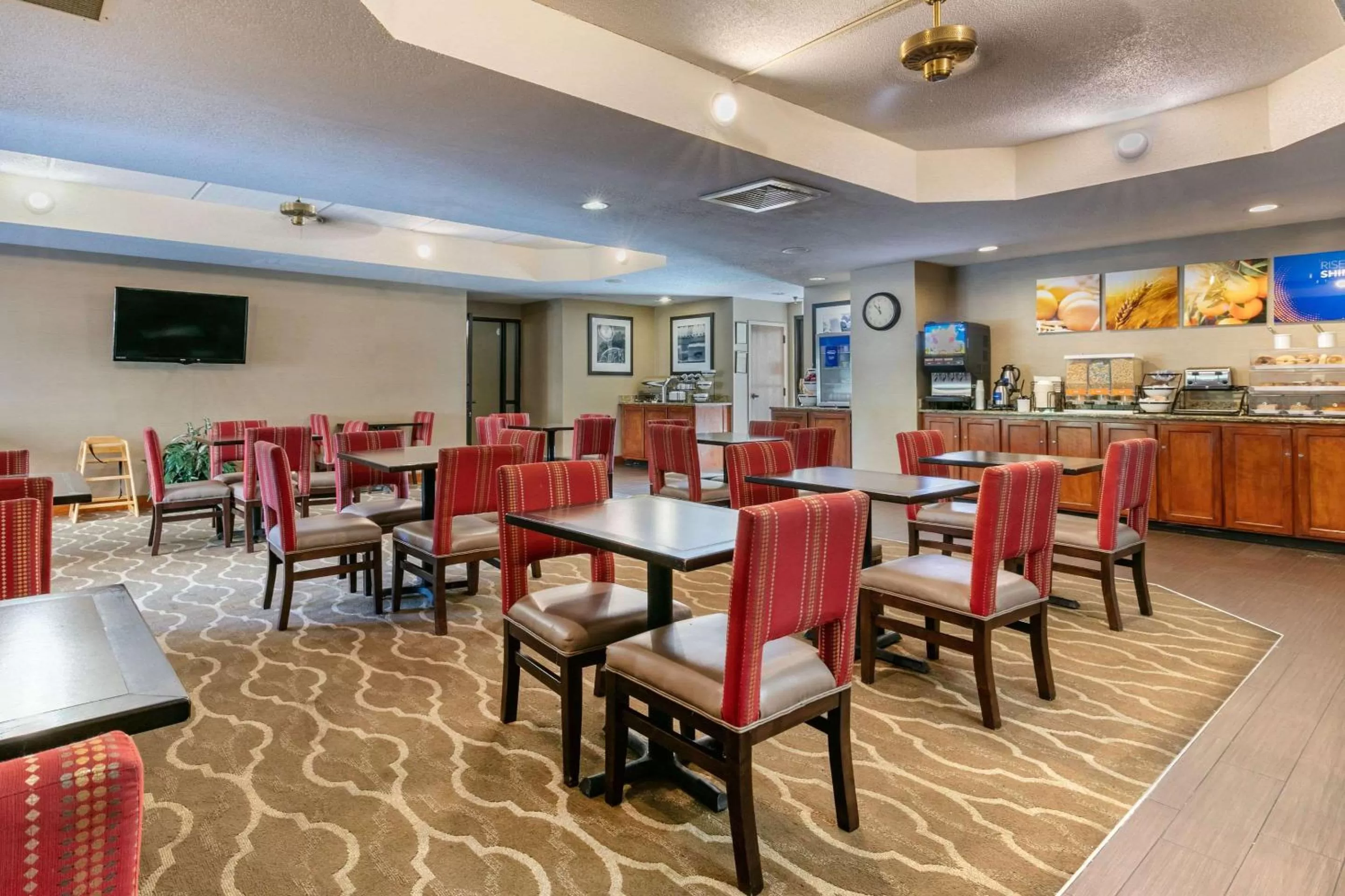 Restaurant/places to eat in Comfort Inn Chattanooga Downtown Southside