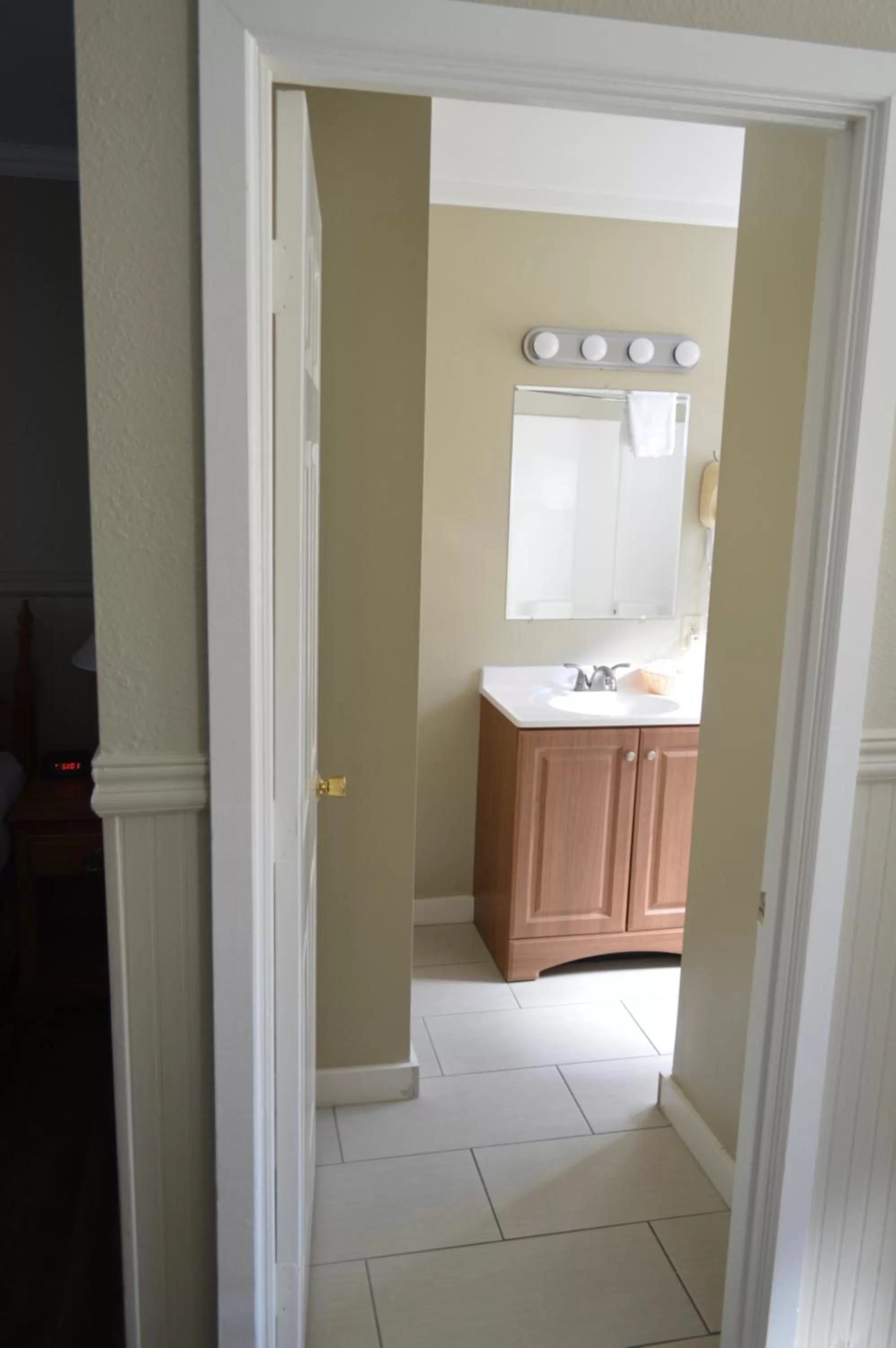 Bathroom in Omeo Suites Glass Beach