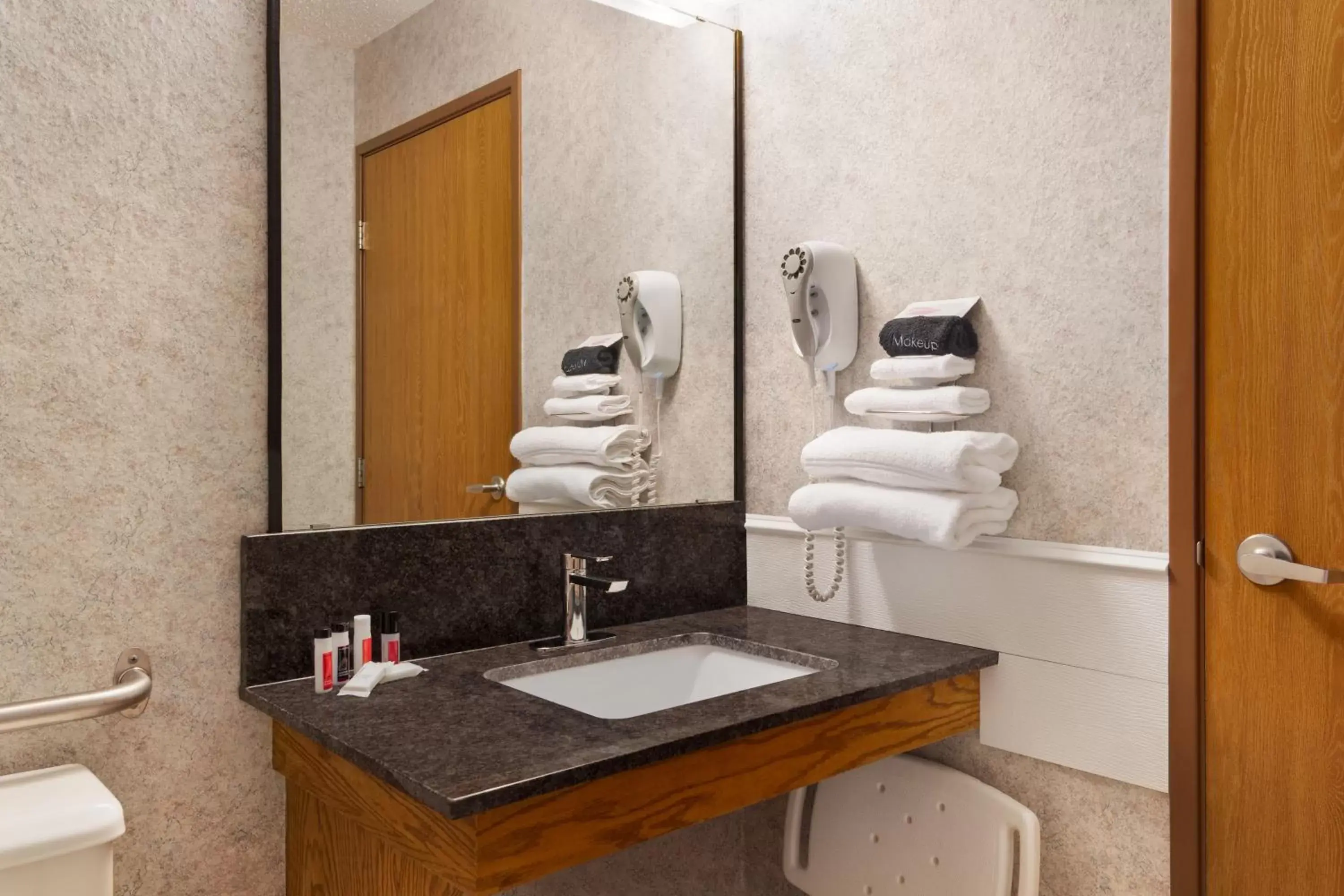 Bathroom in Days Inn by Wyndham Hurley