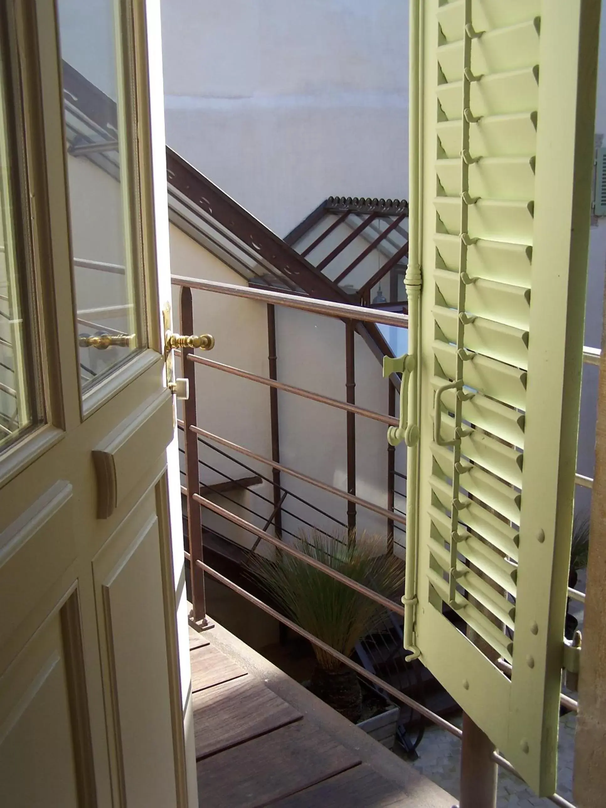 Decorative detail in Le Clos Sainte-Marguerite - Chez les Fatien