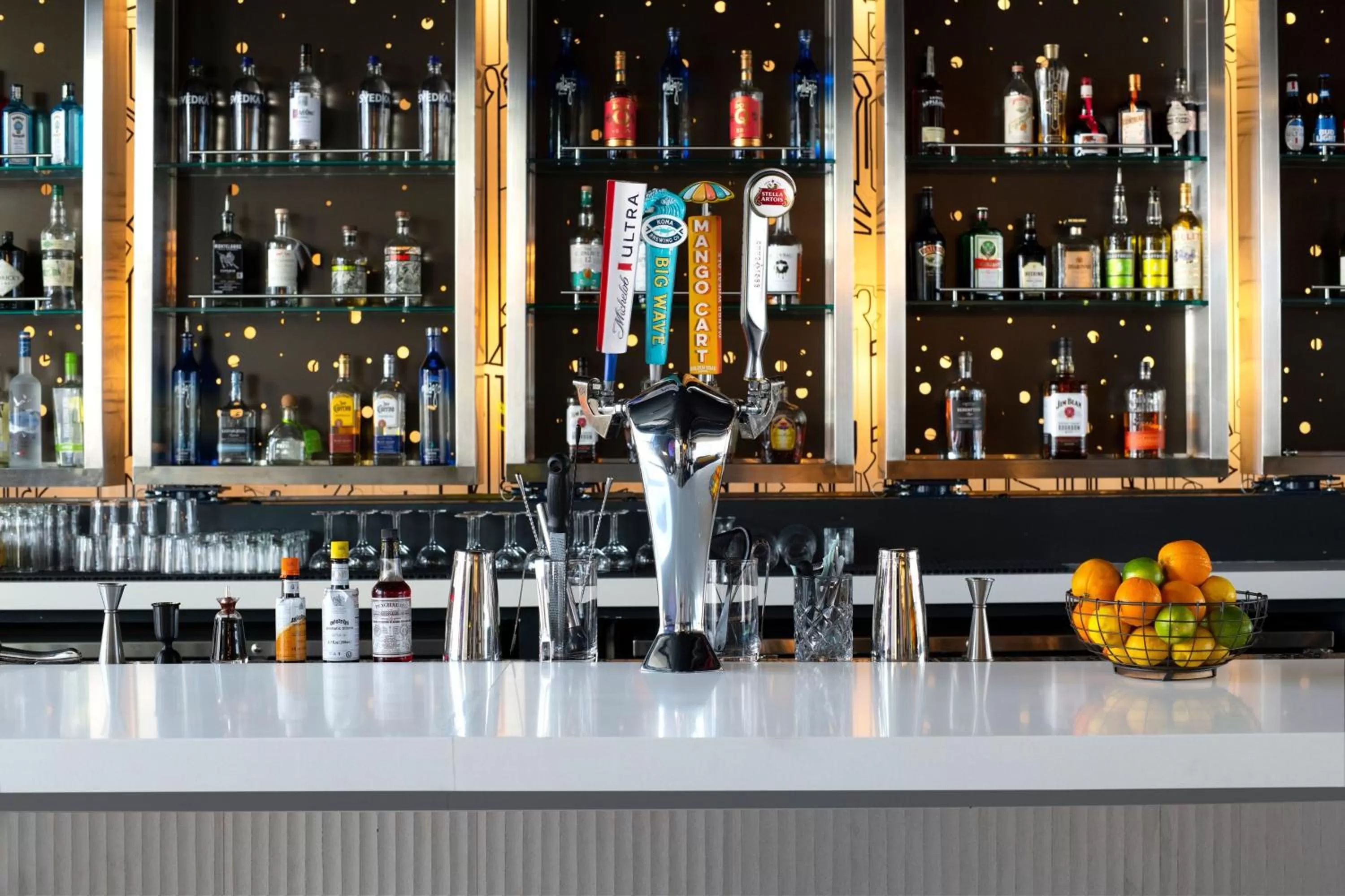 Lounge or bar in Aloft Oklahoma City Quail Springs