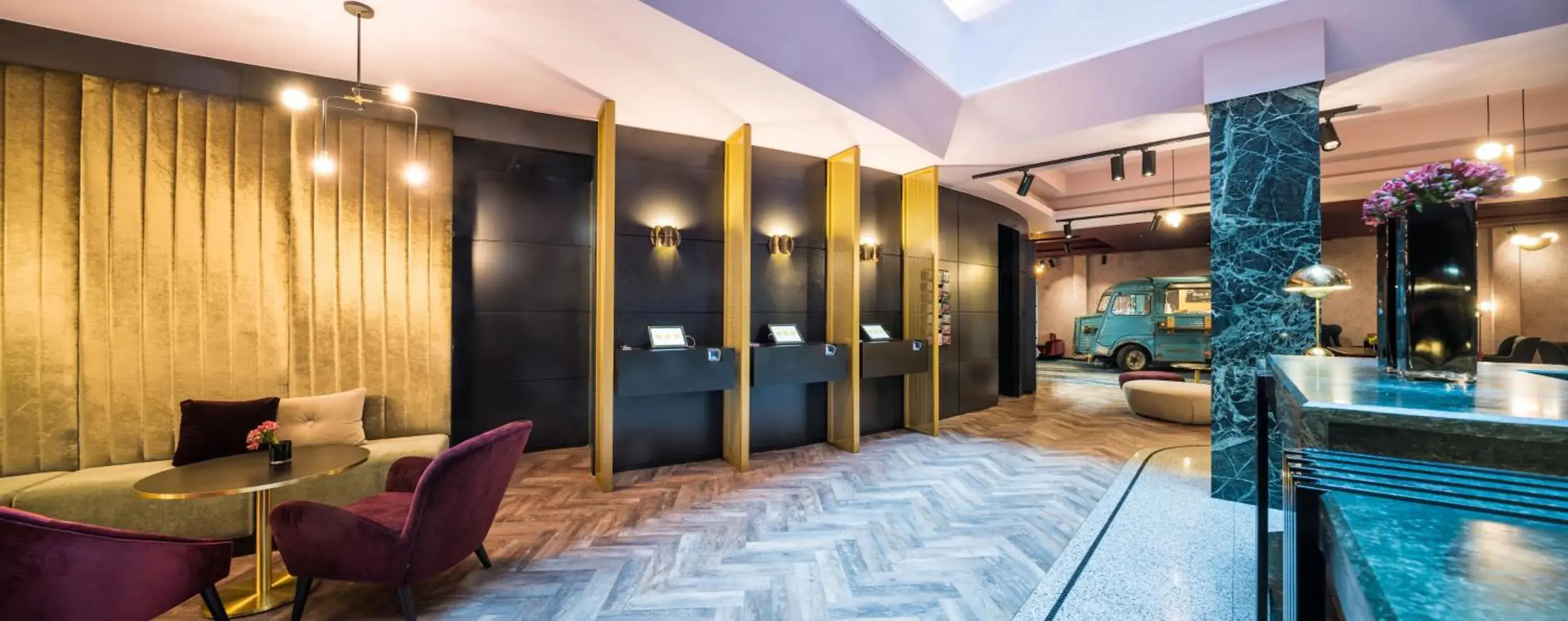 Seating area, Lobby/Reception in Hotel Hubert Grand Place