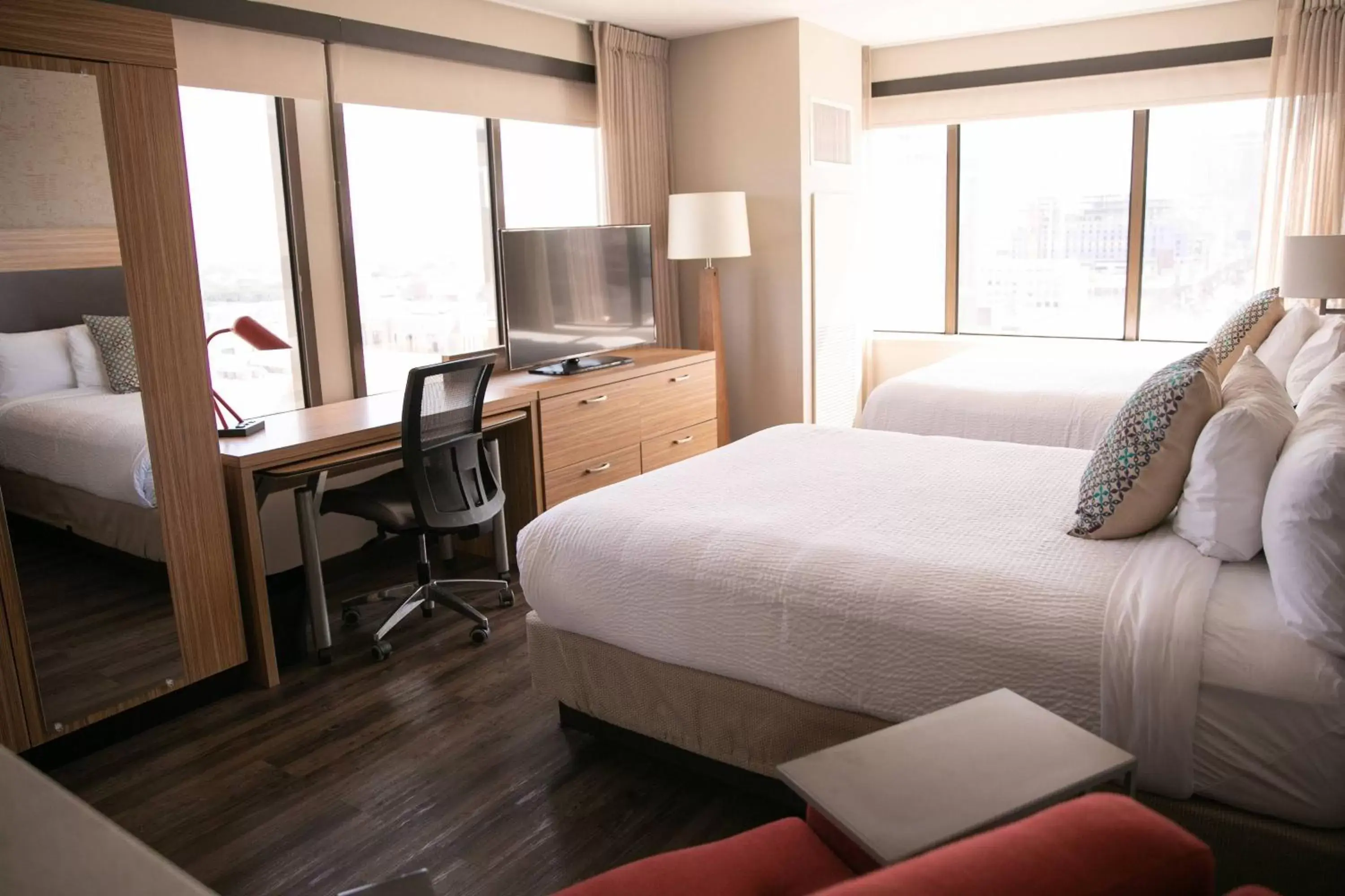 Photo of the whole room, Bed in TownePlace Suites by Marriott New Orleans Downtown/Canal Street