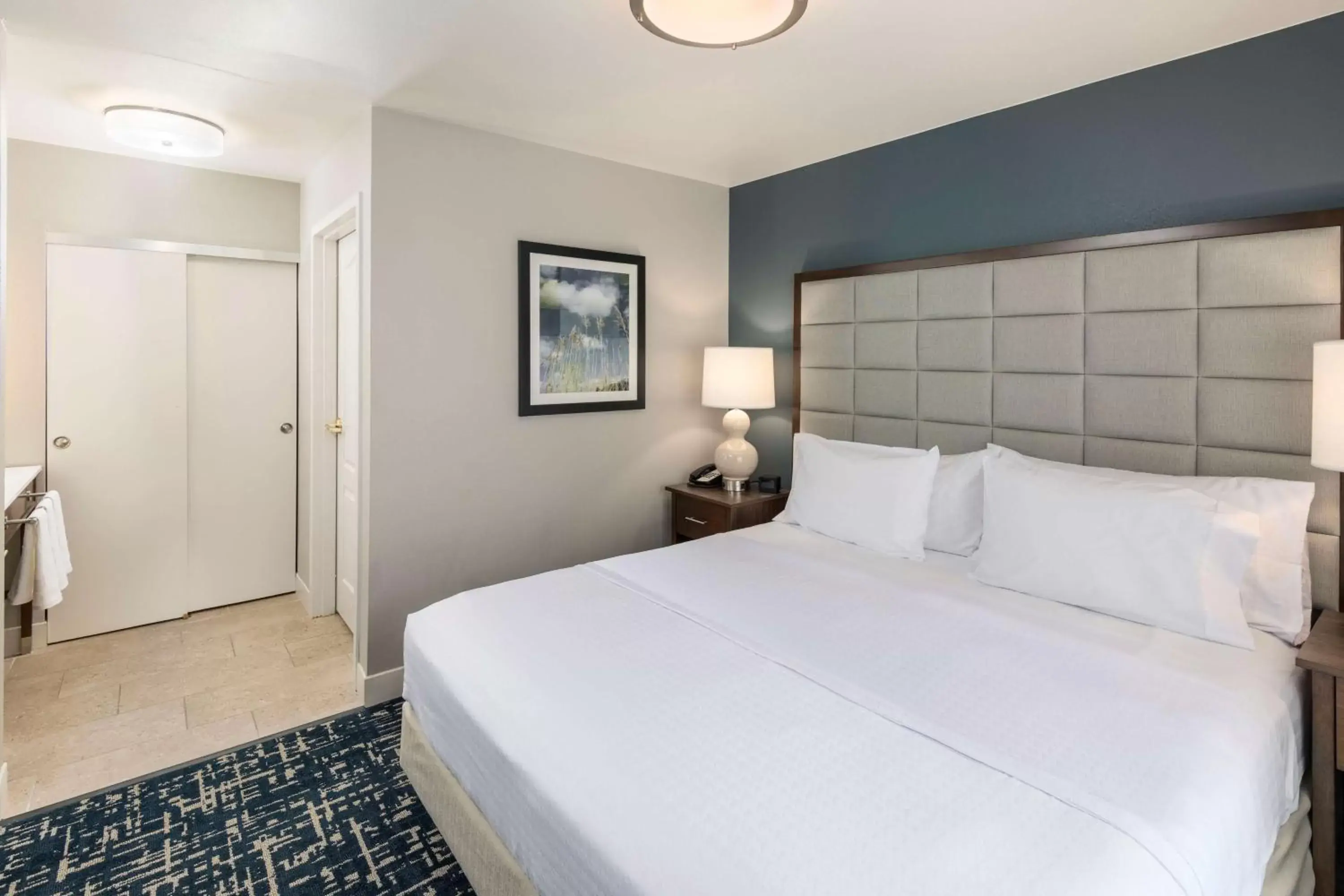 Bedroom, Bed in Homewood Suites by Hilton Mount Laurel