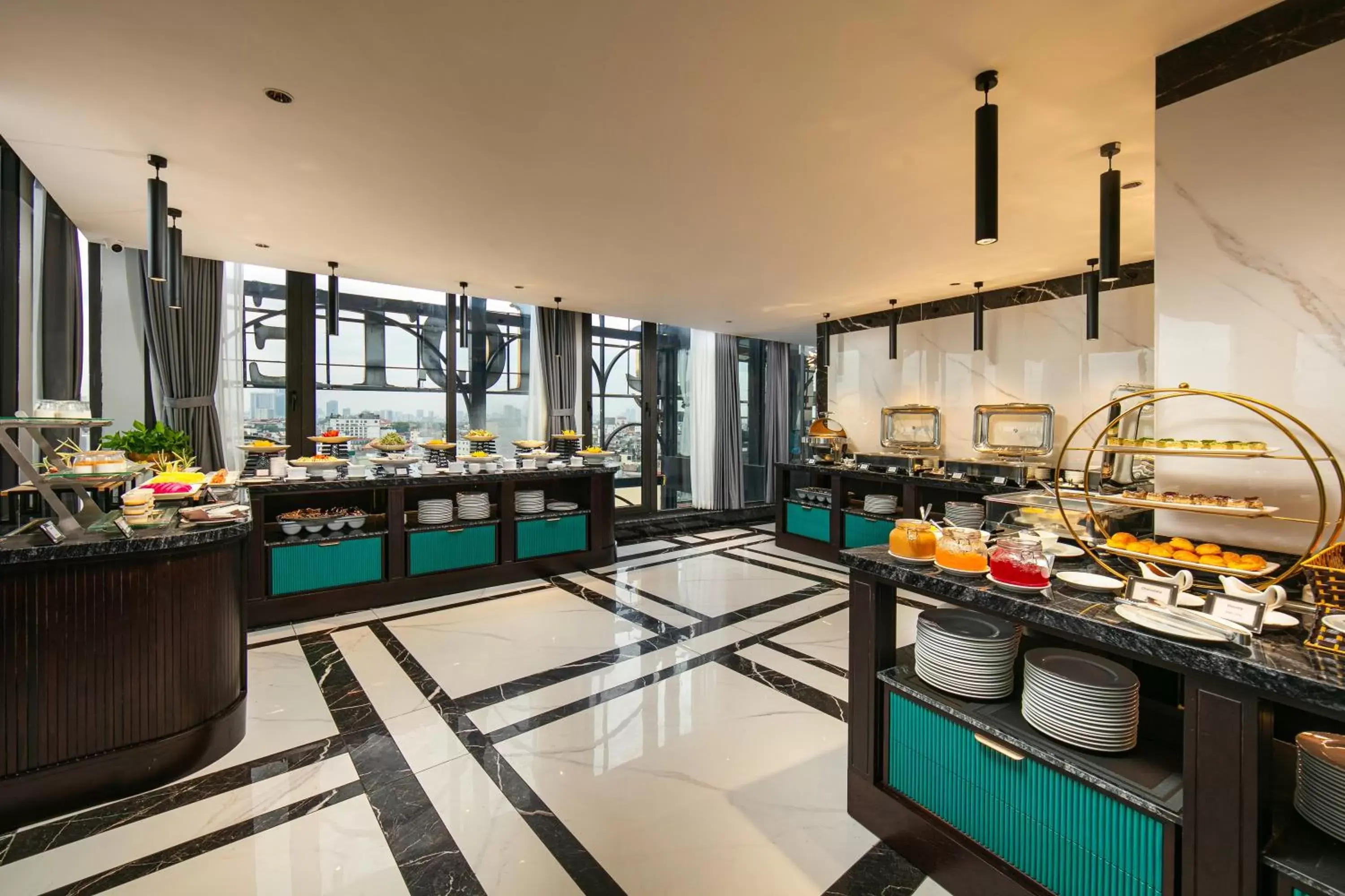 Restaurant/places to eat in MAY DE VILLE Lakeside Hotel Restaurant/places to eat in MAY DE VILLE Lakeside Hotel