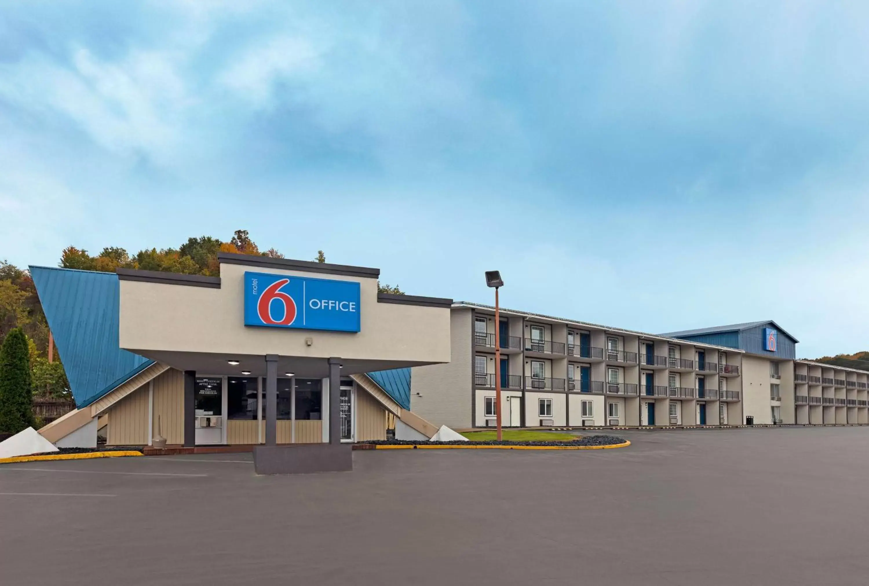 Property building in Motel 6 Corbin KY Property building in Motel 6 Corbin KY