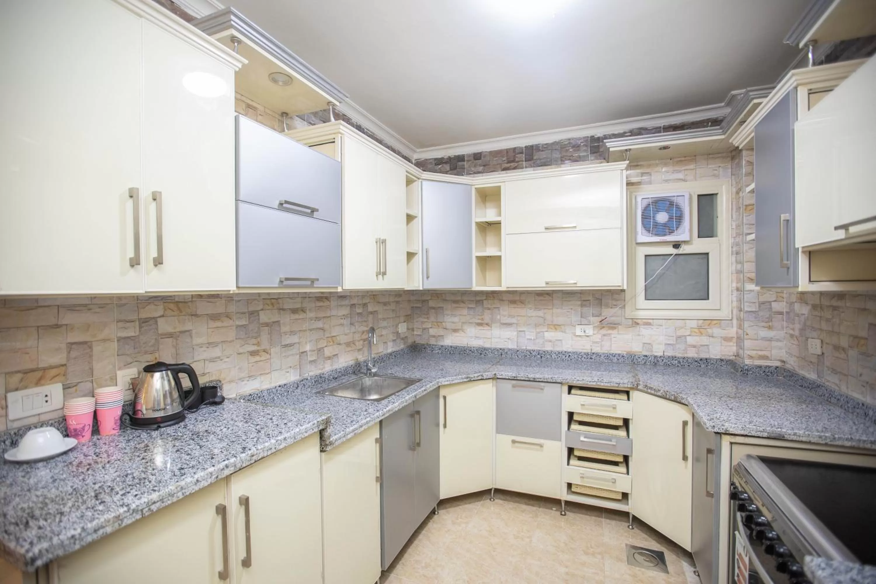 Kitchen or kitchenette, Kitchen/Kitchenette in The Muse Pyramids