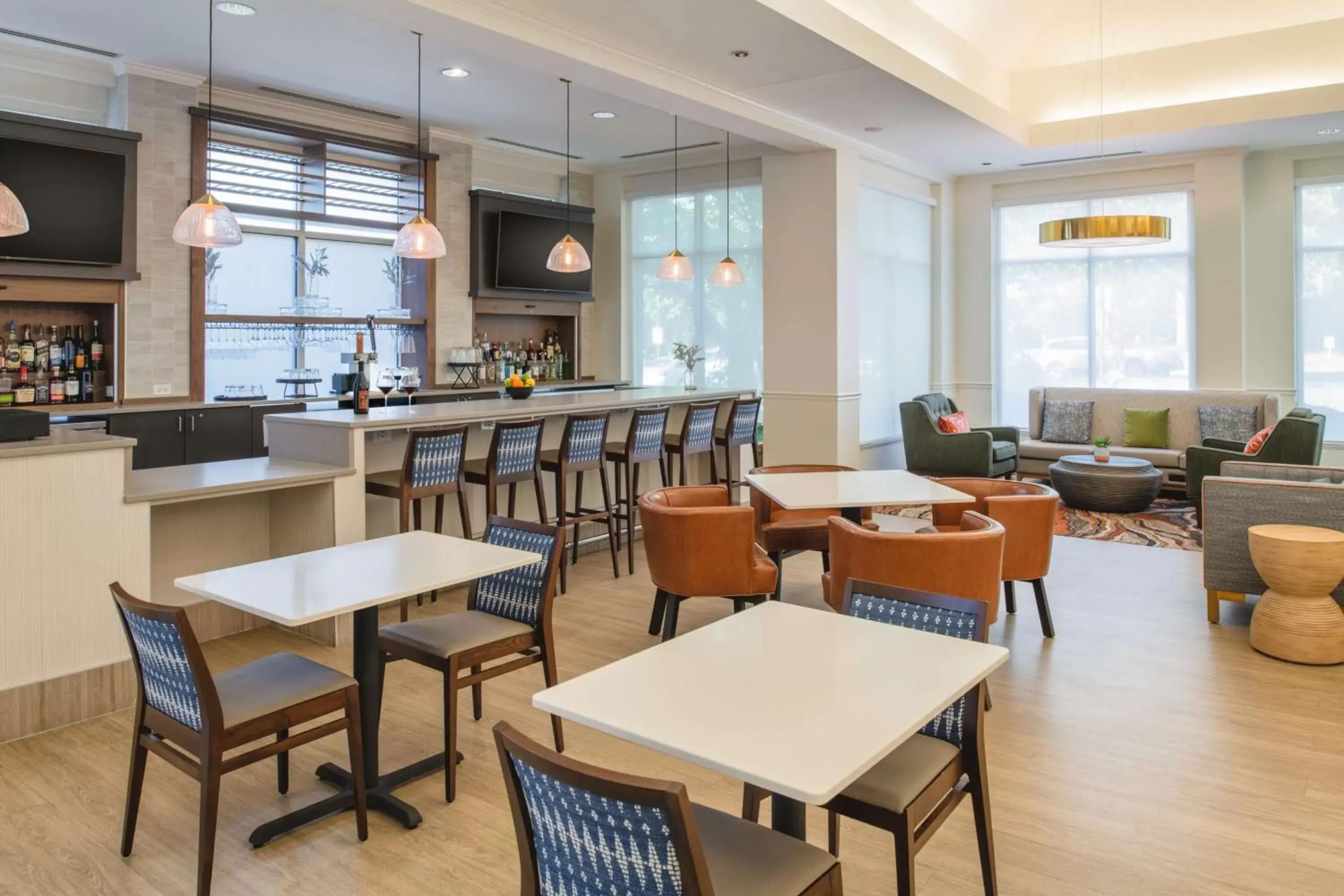 Lounge or bar, Restaurant/Places to Eat in Hilton Garden Inn Portland Lake Oswego