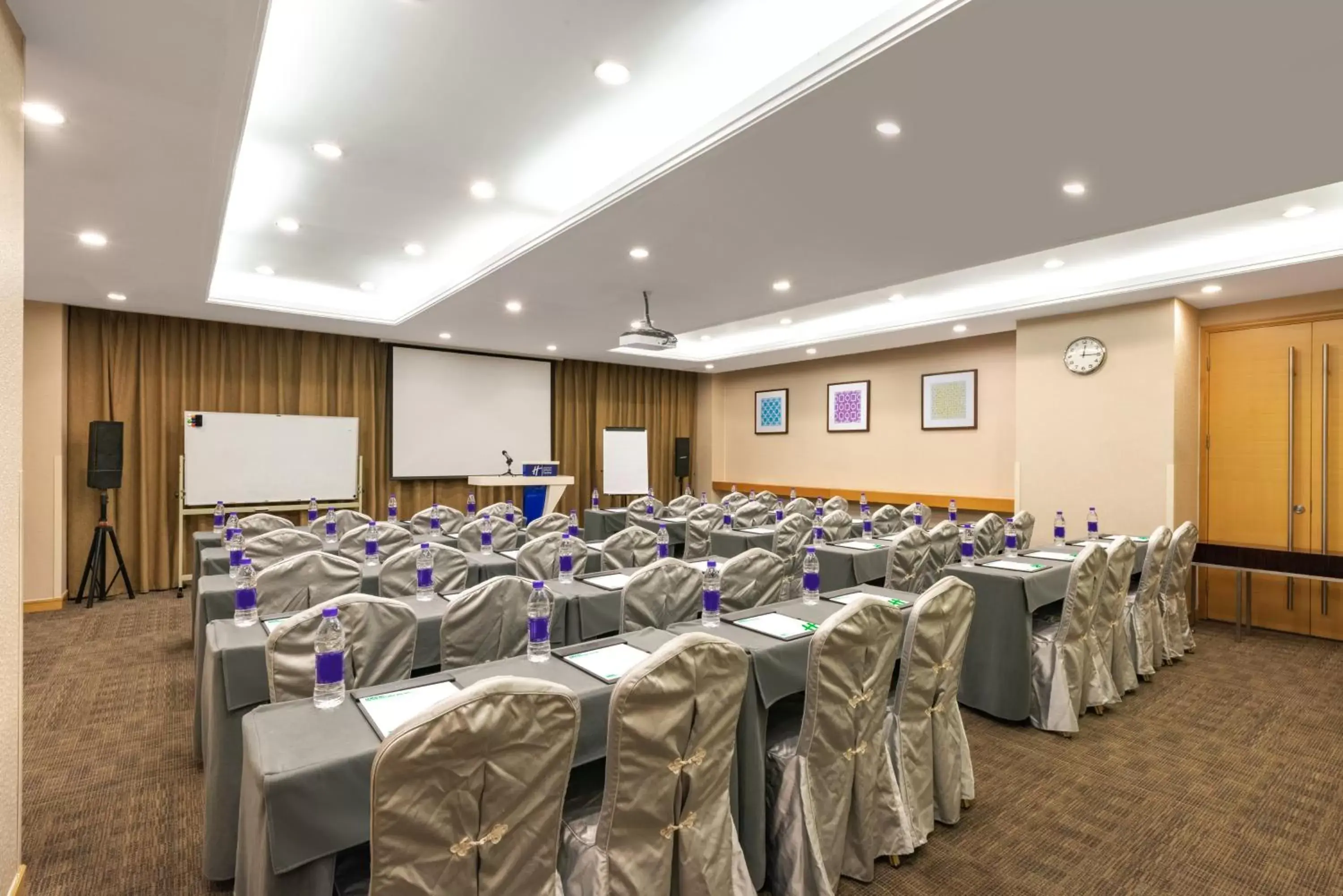 Meeting/conference room, Banquet Facilities in Holiday Inn Express Shangdi Beijing, an IHG Hotel