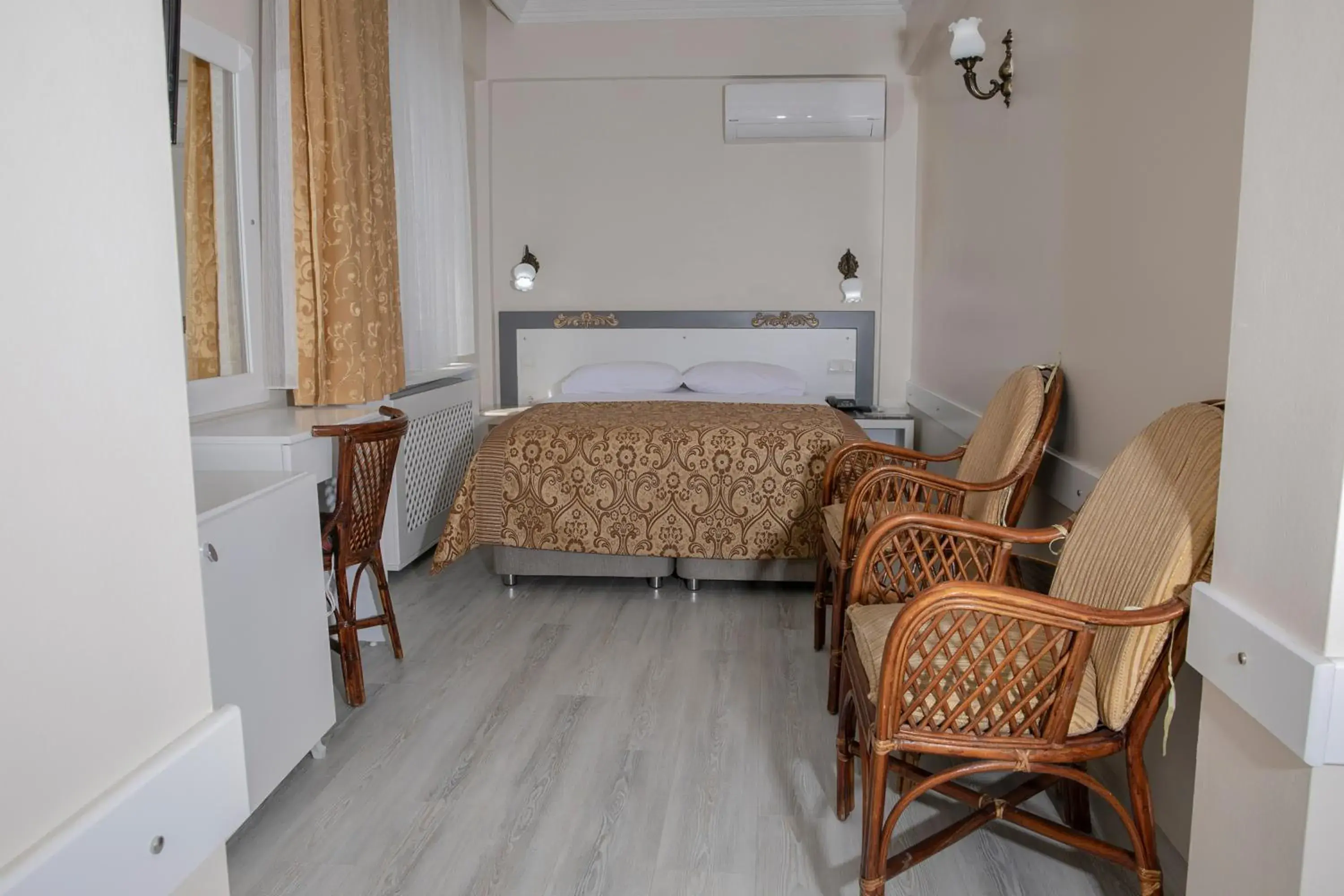 Bed in Hali Hotel