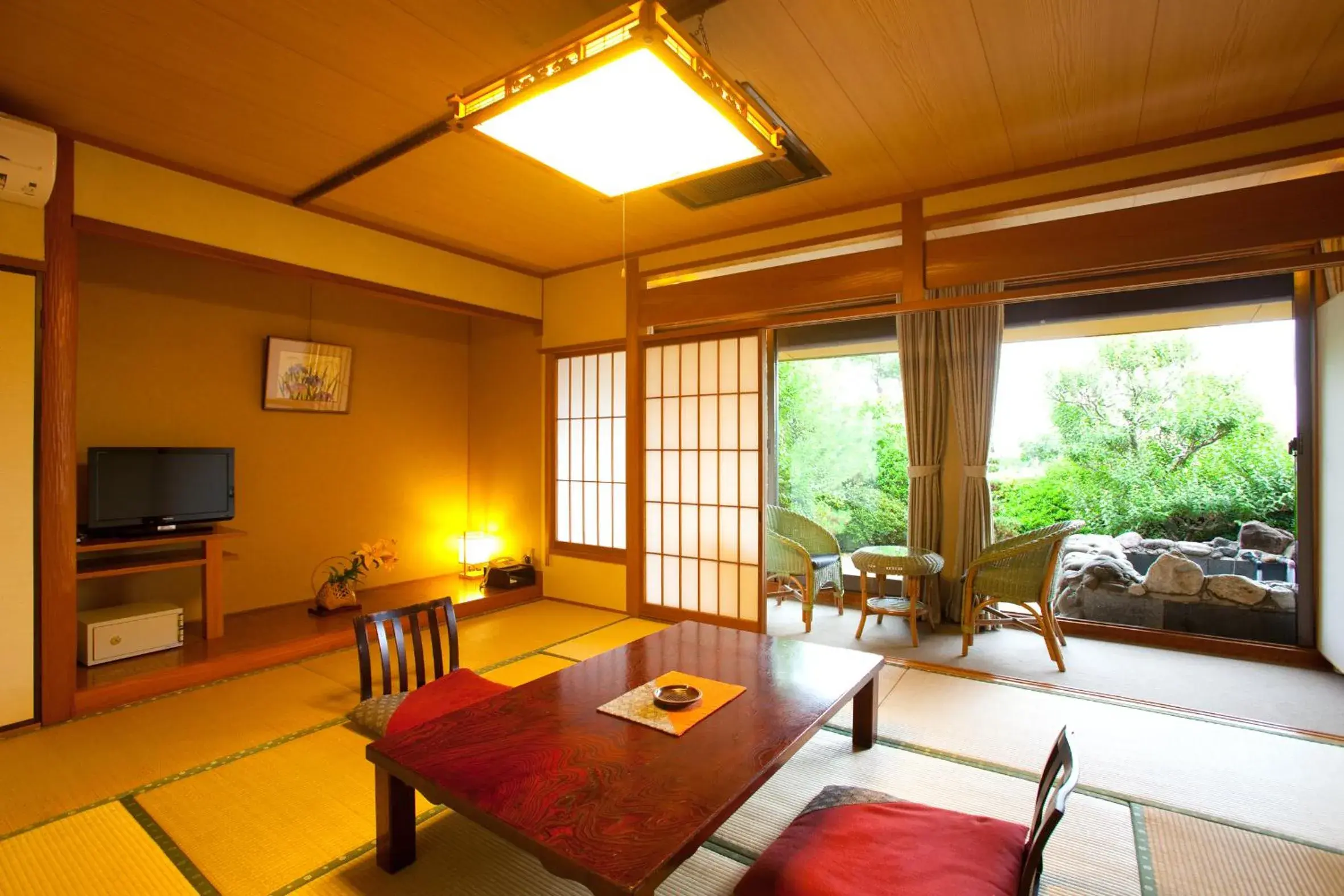 Photo of the whole room, Seating Area in Satsuki Bessou Ryokan